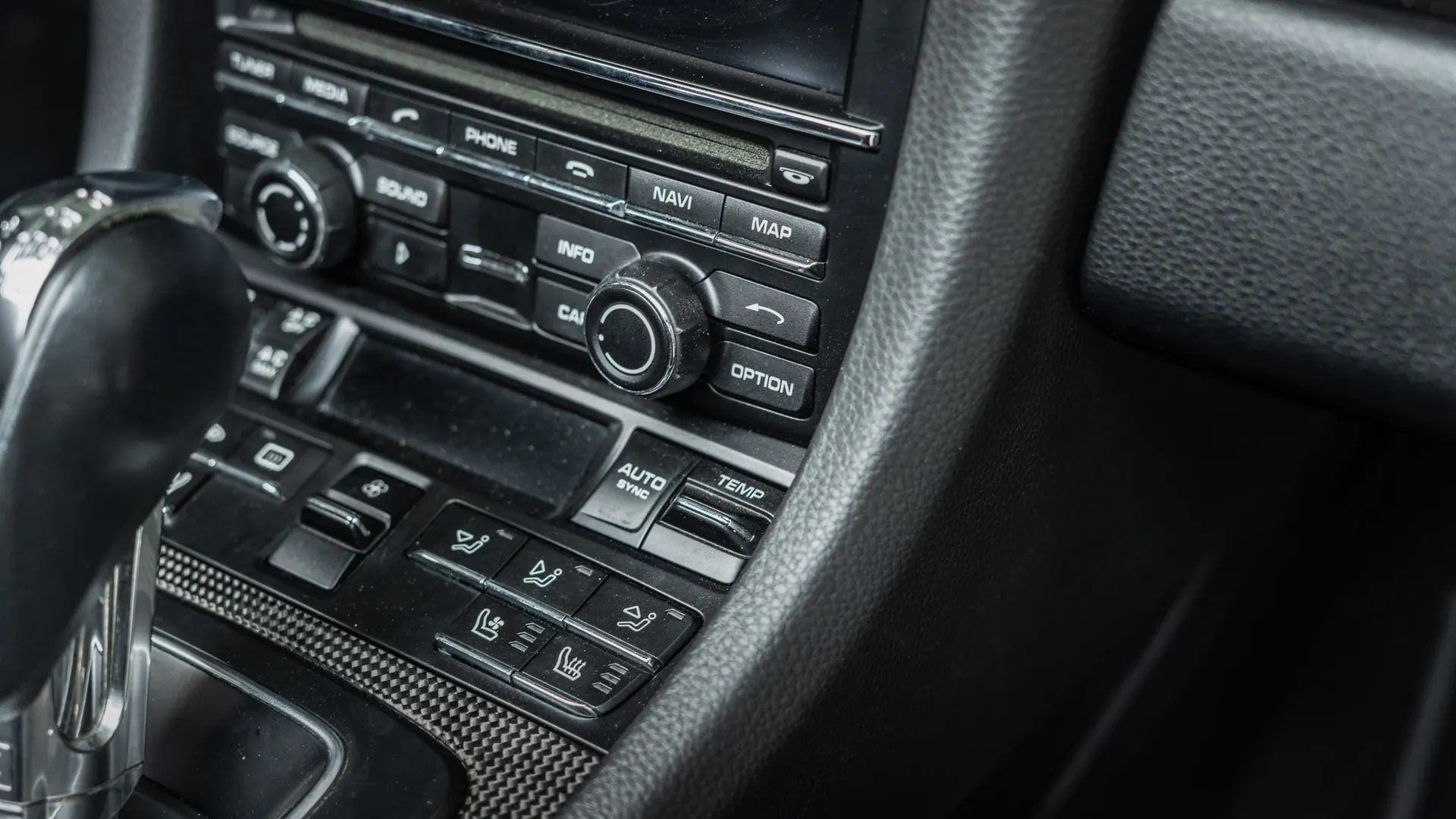 Porsche 911 — photo 21