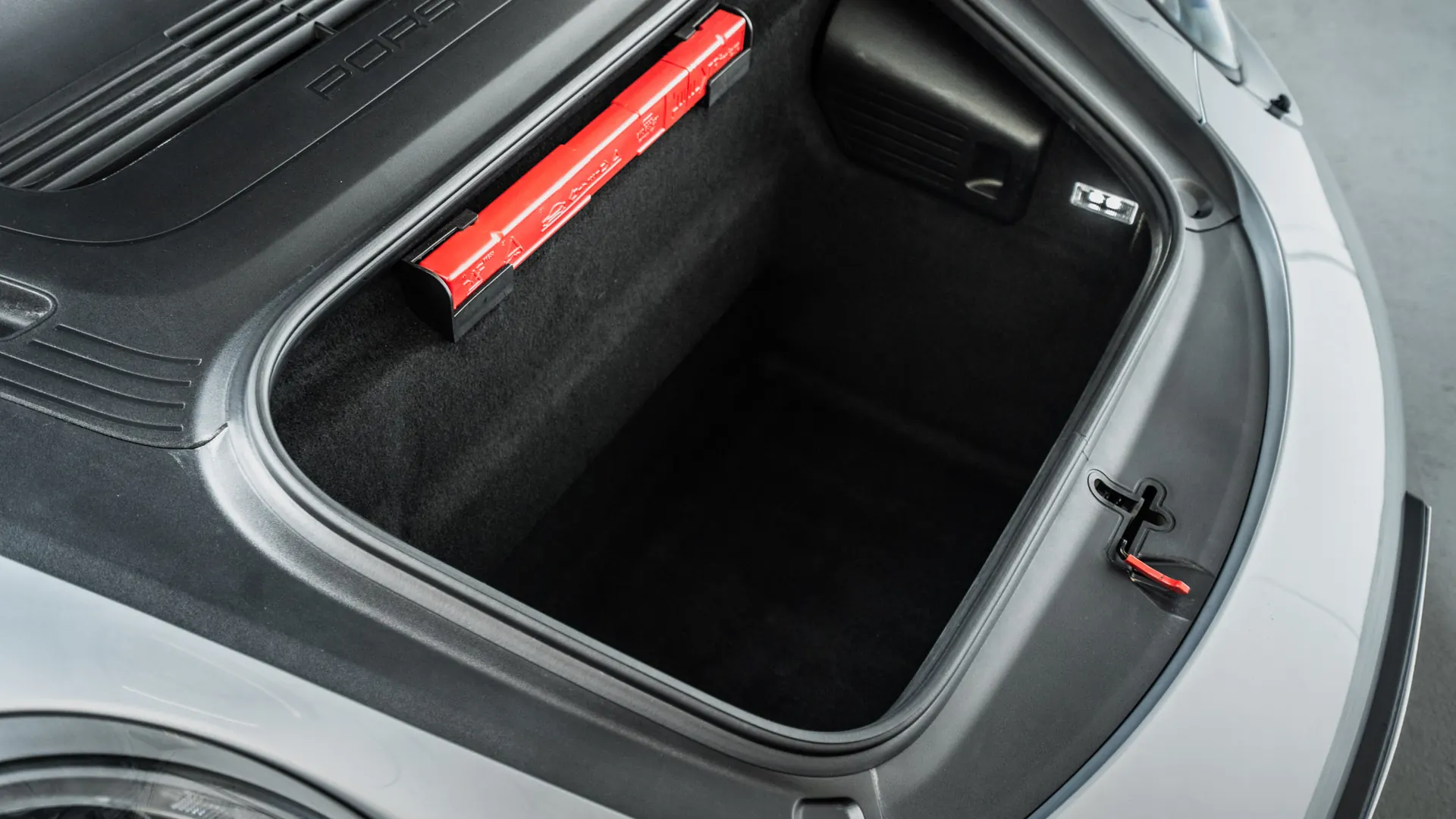Porsche 911 — photo 33
