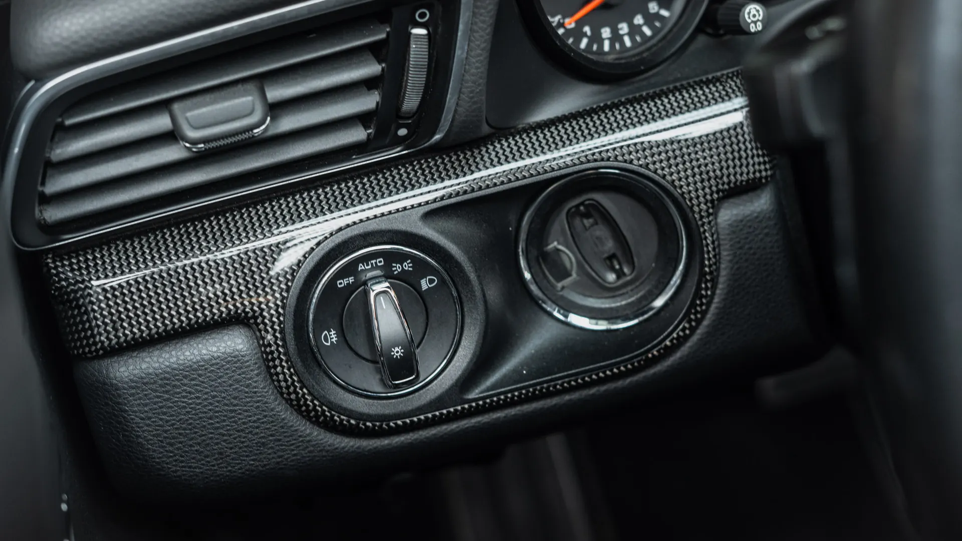 Porsche 911 — photo 15