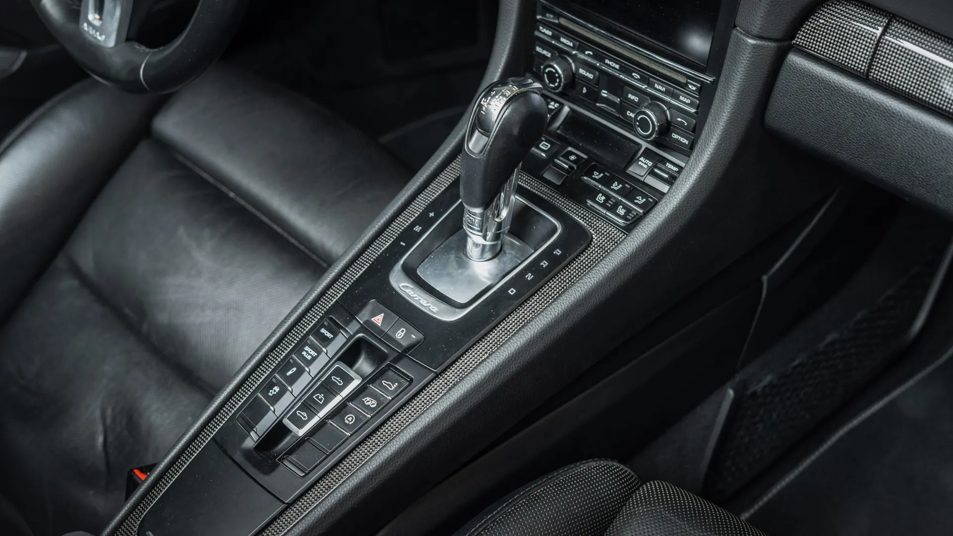 Porsche 911 — photo 23
