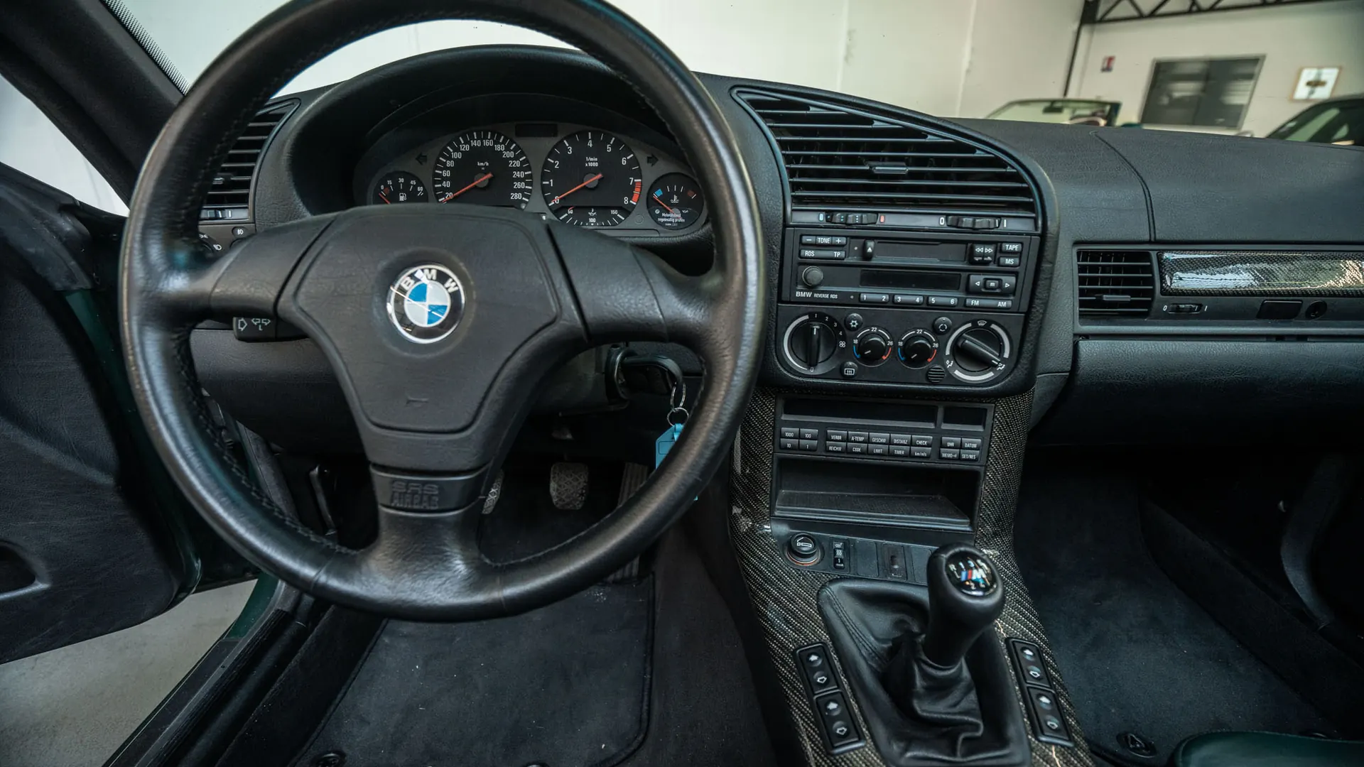 BMW M3 — photo 11