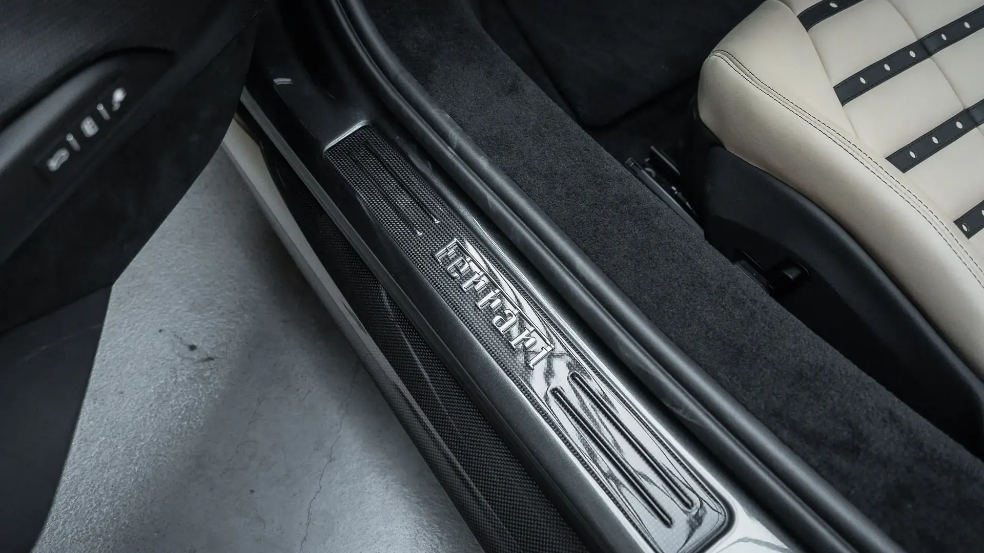 Ferrari 296 — photo 13