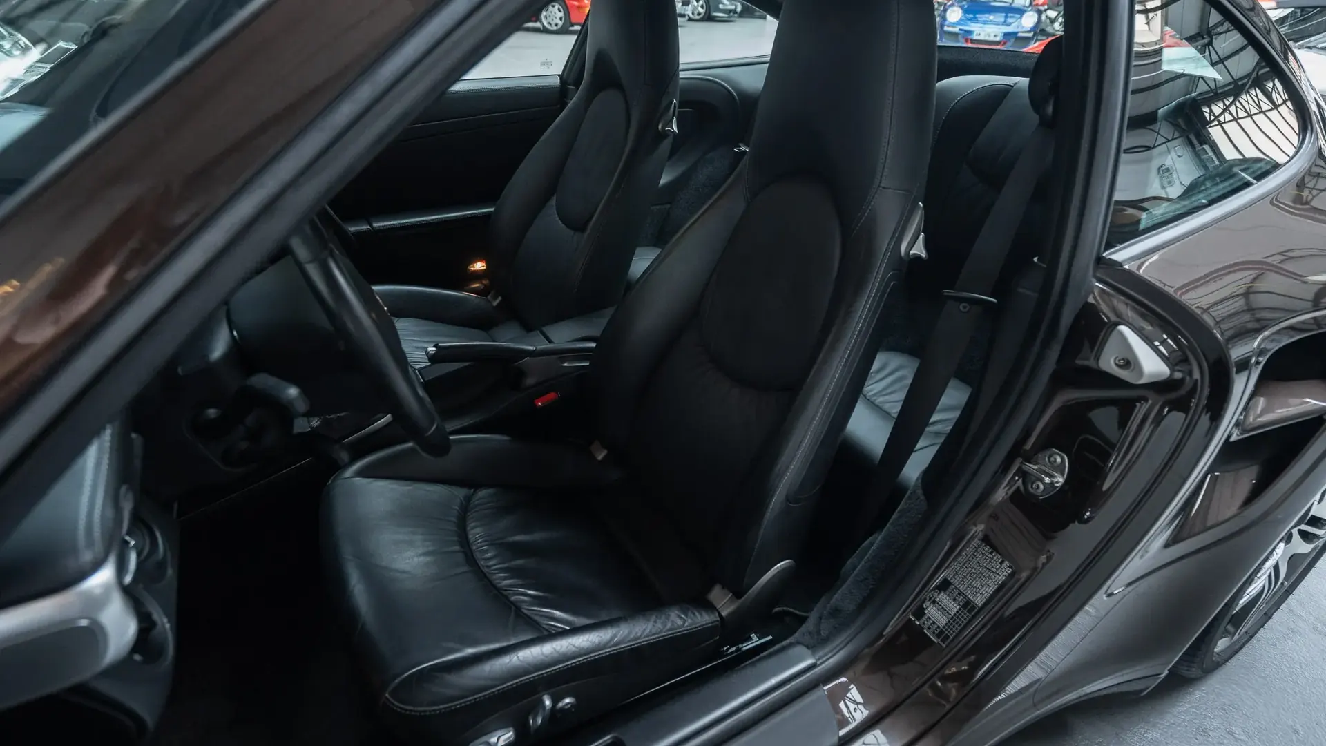Porsche 911 — photo 25