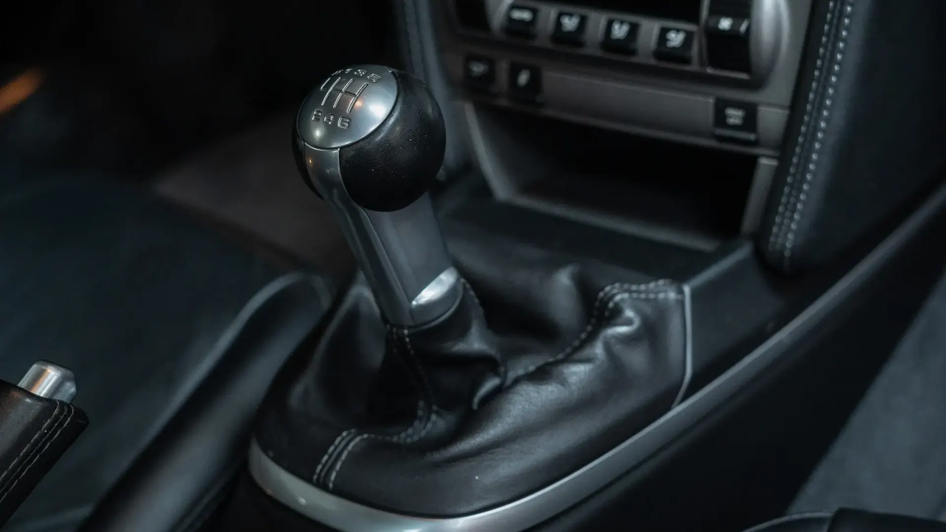 Porsche 911 — photo 22