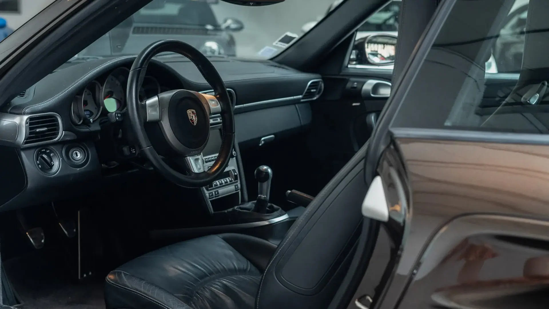 Porsche 911 — photo 9