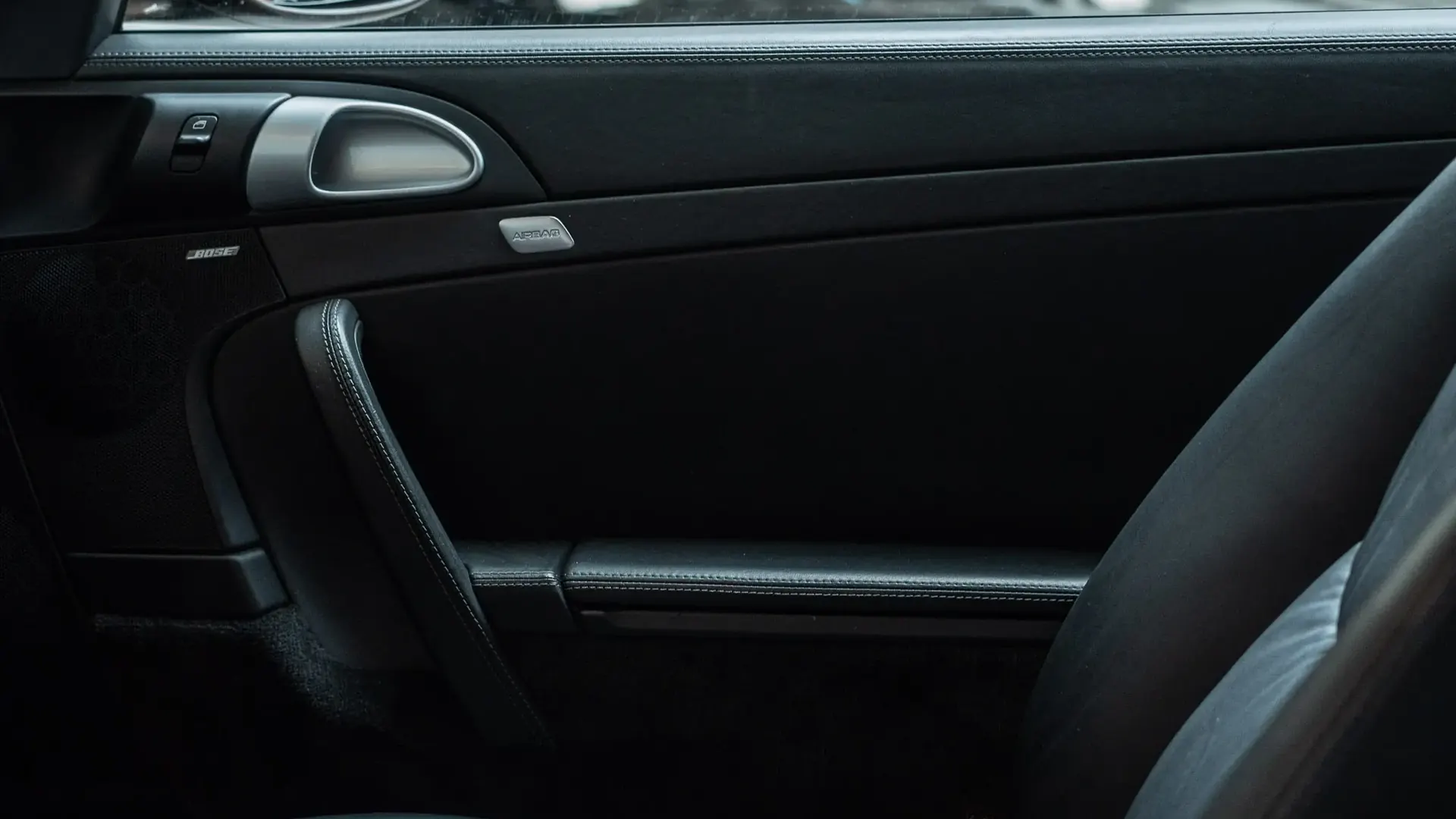 Porsche 911 — photo 17