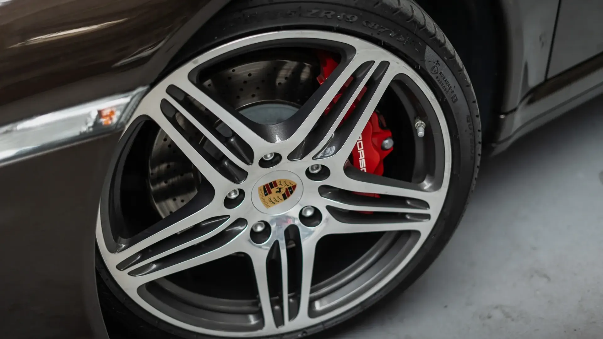 Porsche 911 — photo 38