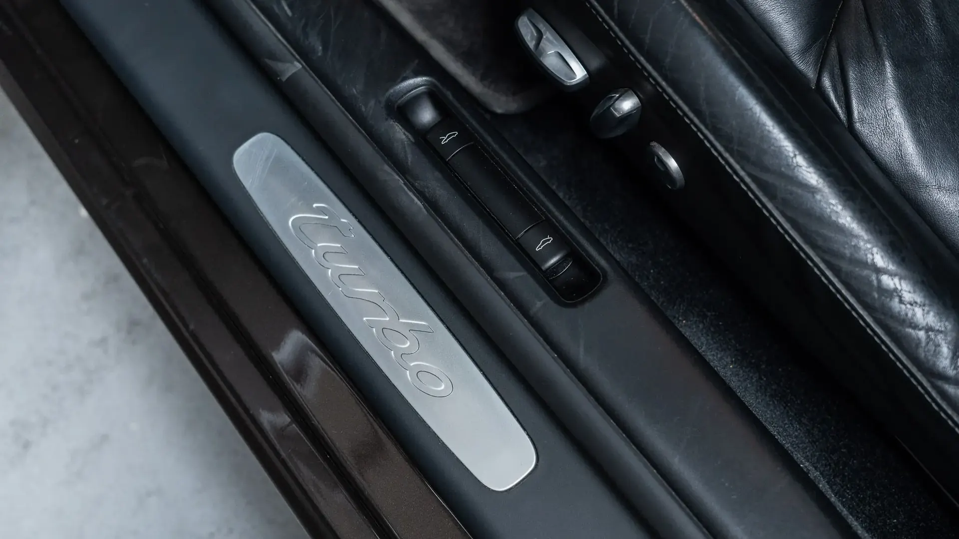 Porsche 911 — photo 19