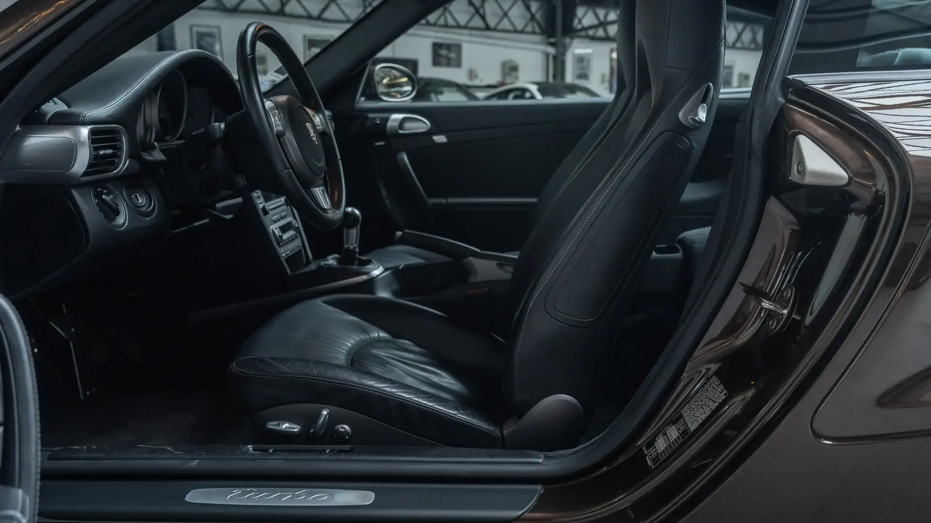 Porsche 911 — photo 23