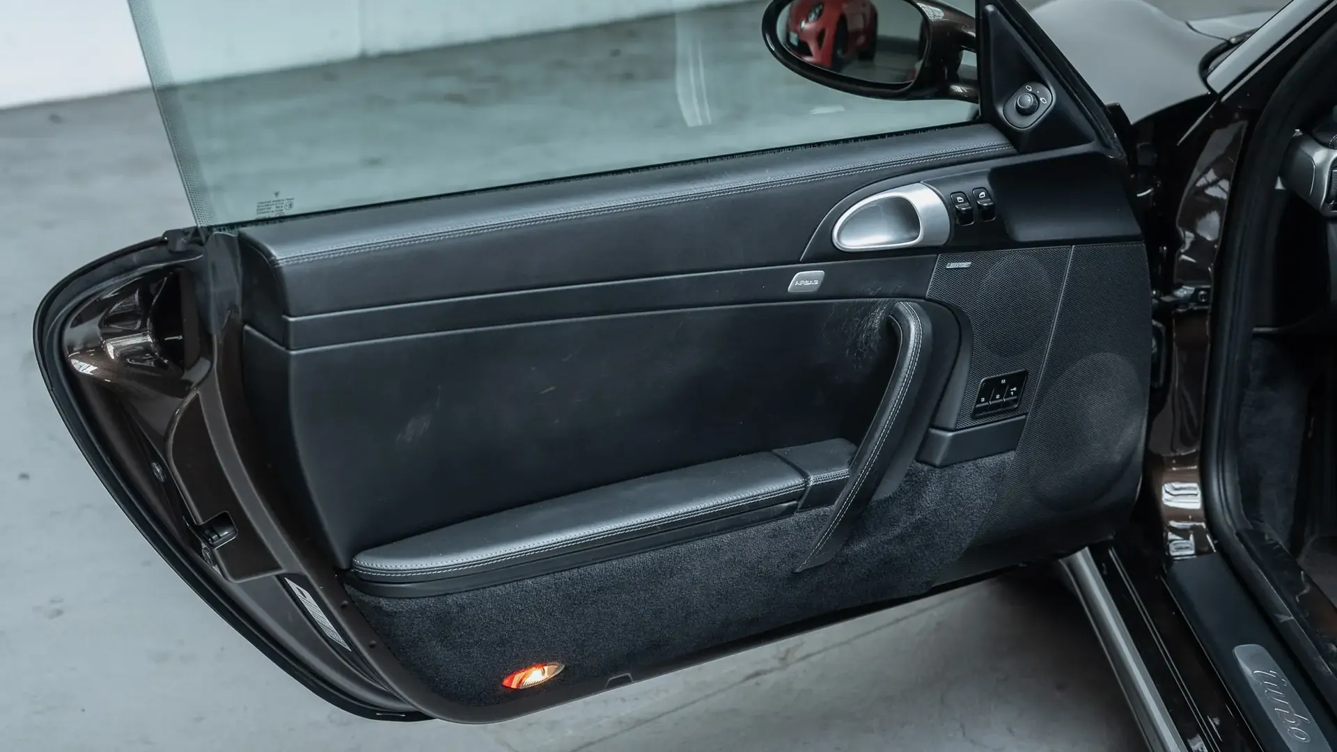 Porsche 911 — photo 10