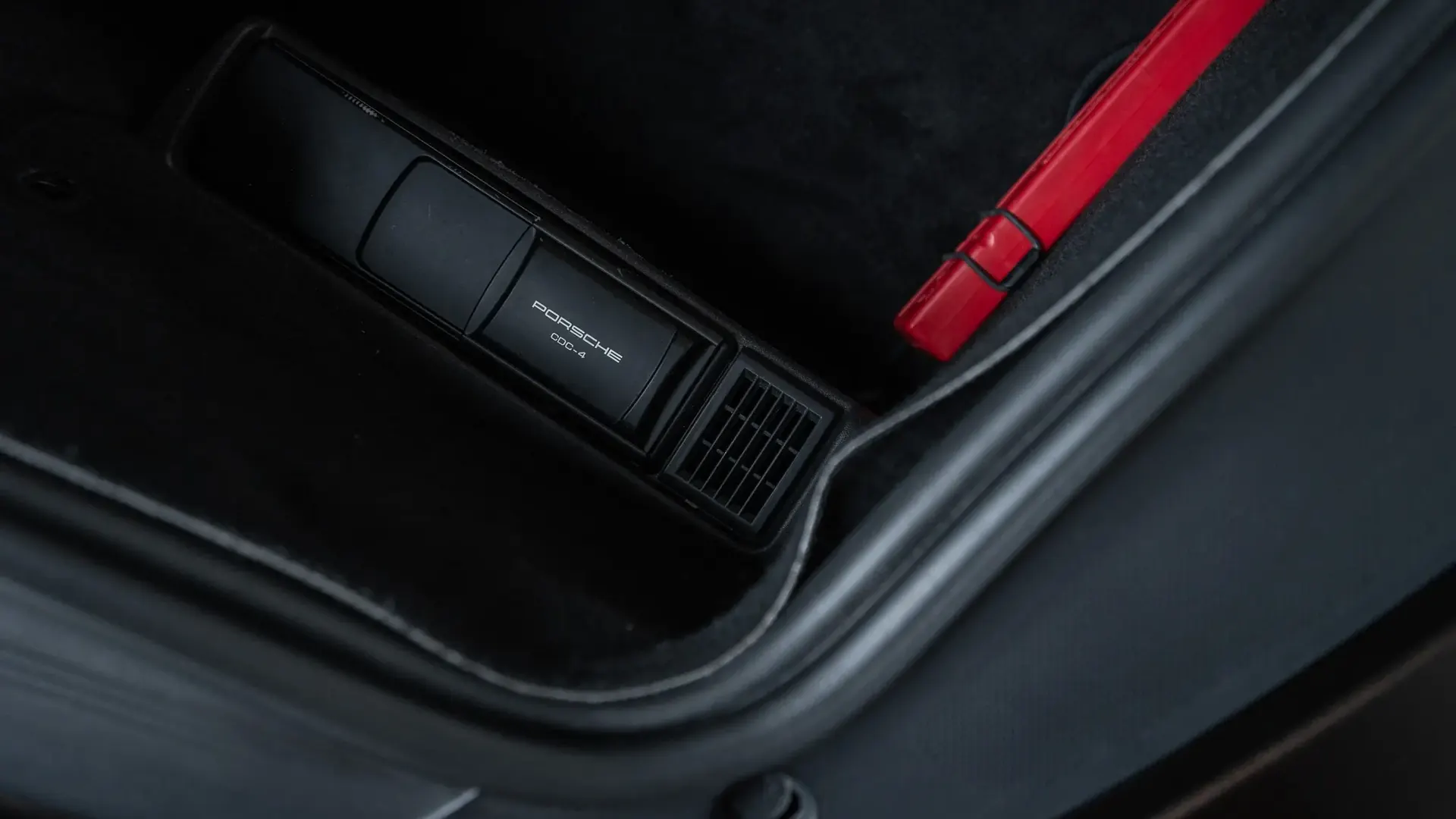 Porsche 911 — photo 47