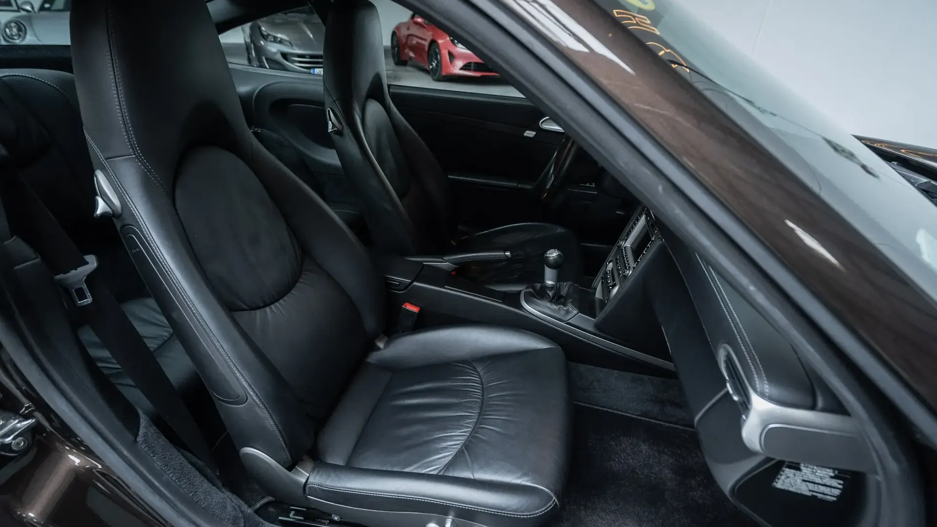Porsche 911 — photo 27