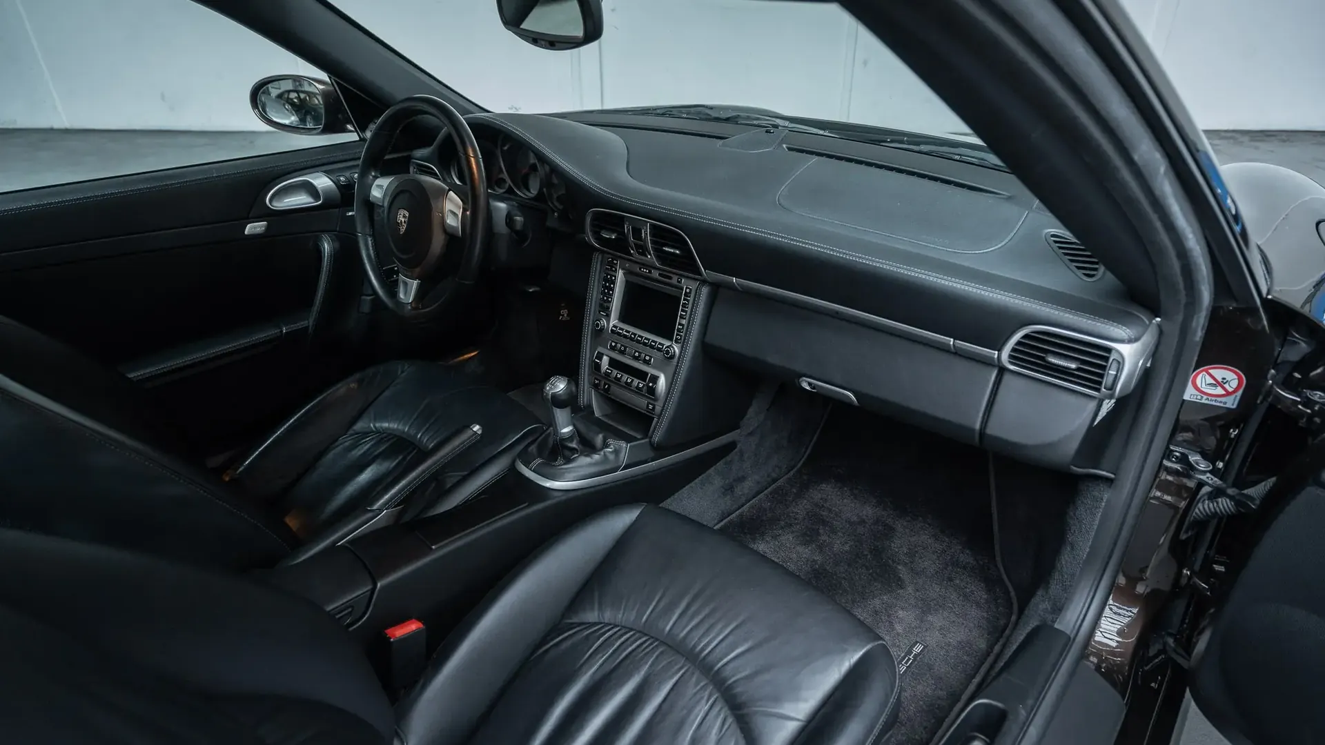 Porsche 911 — photo 28