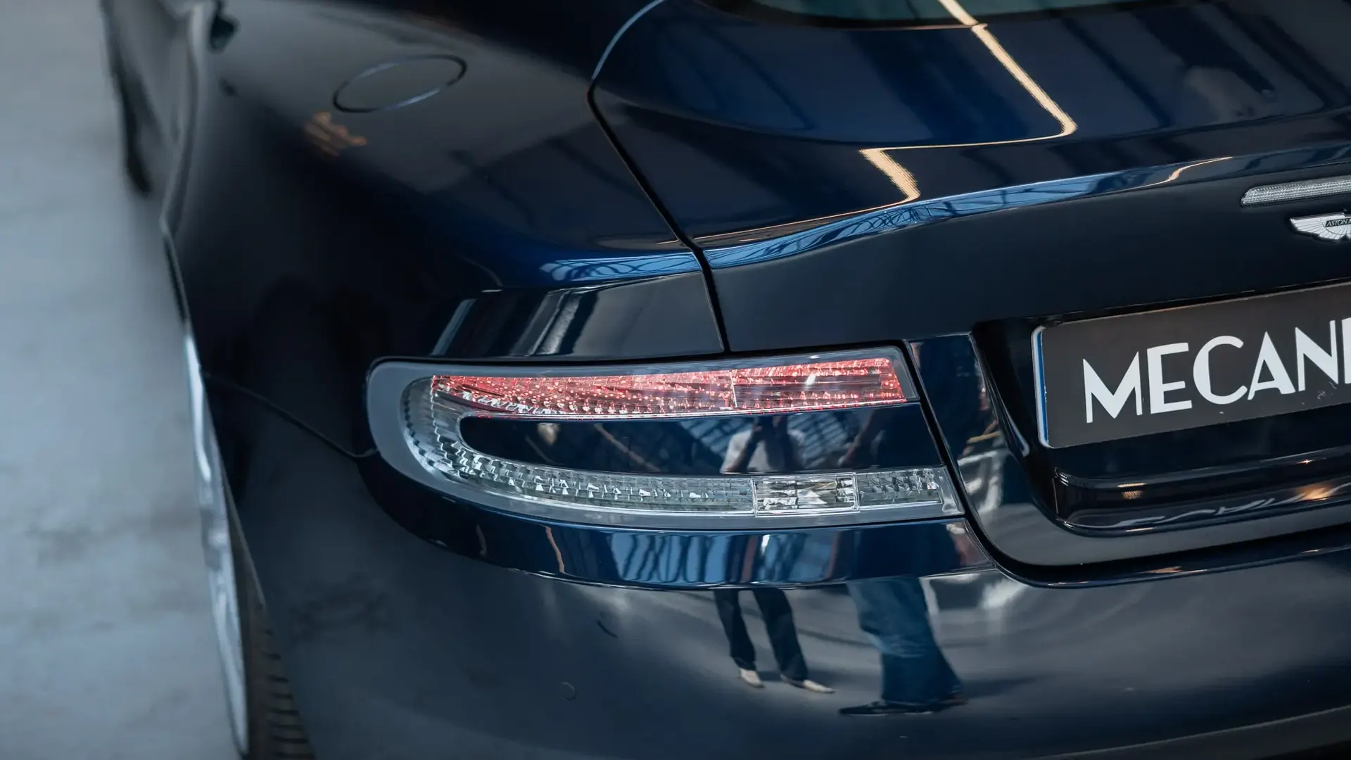Aston Martin DB9 — photo 39