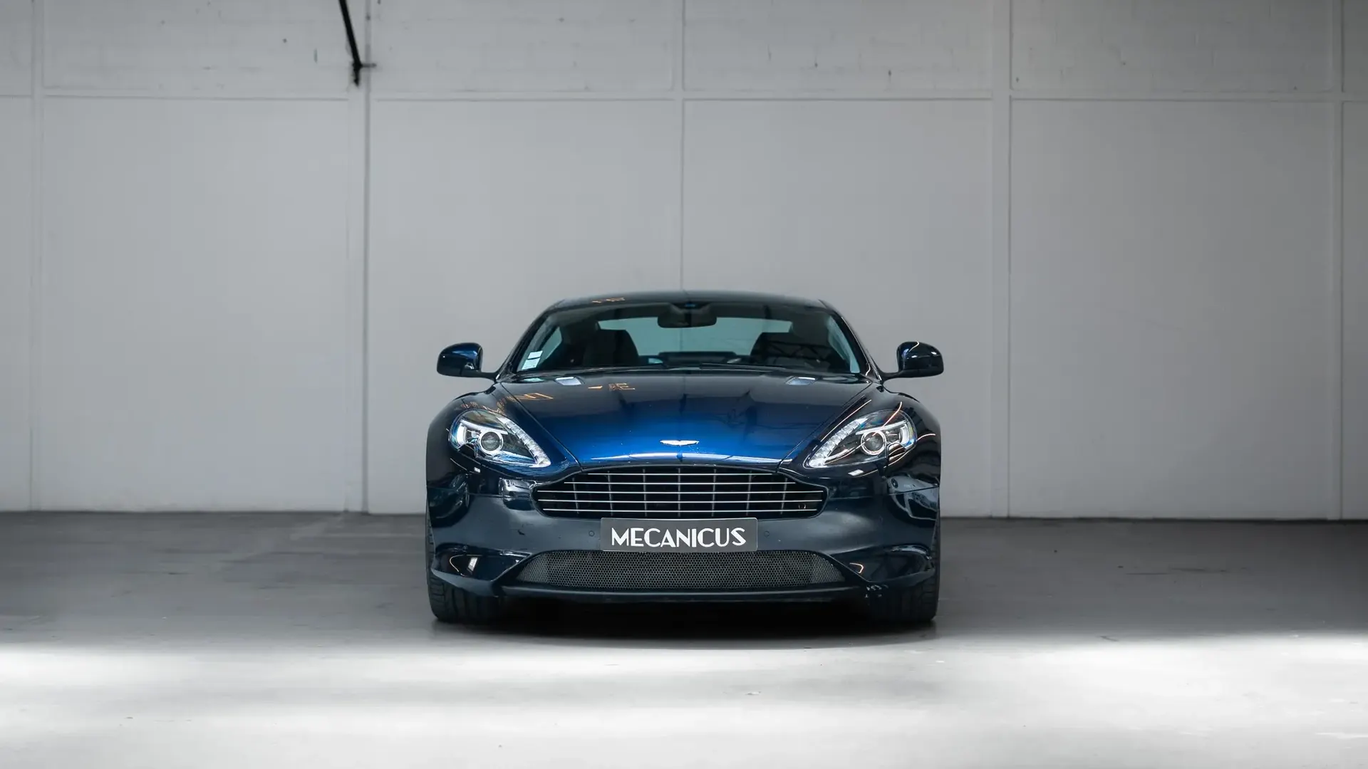 Aston Martin DB9 — photo 4