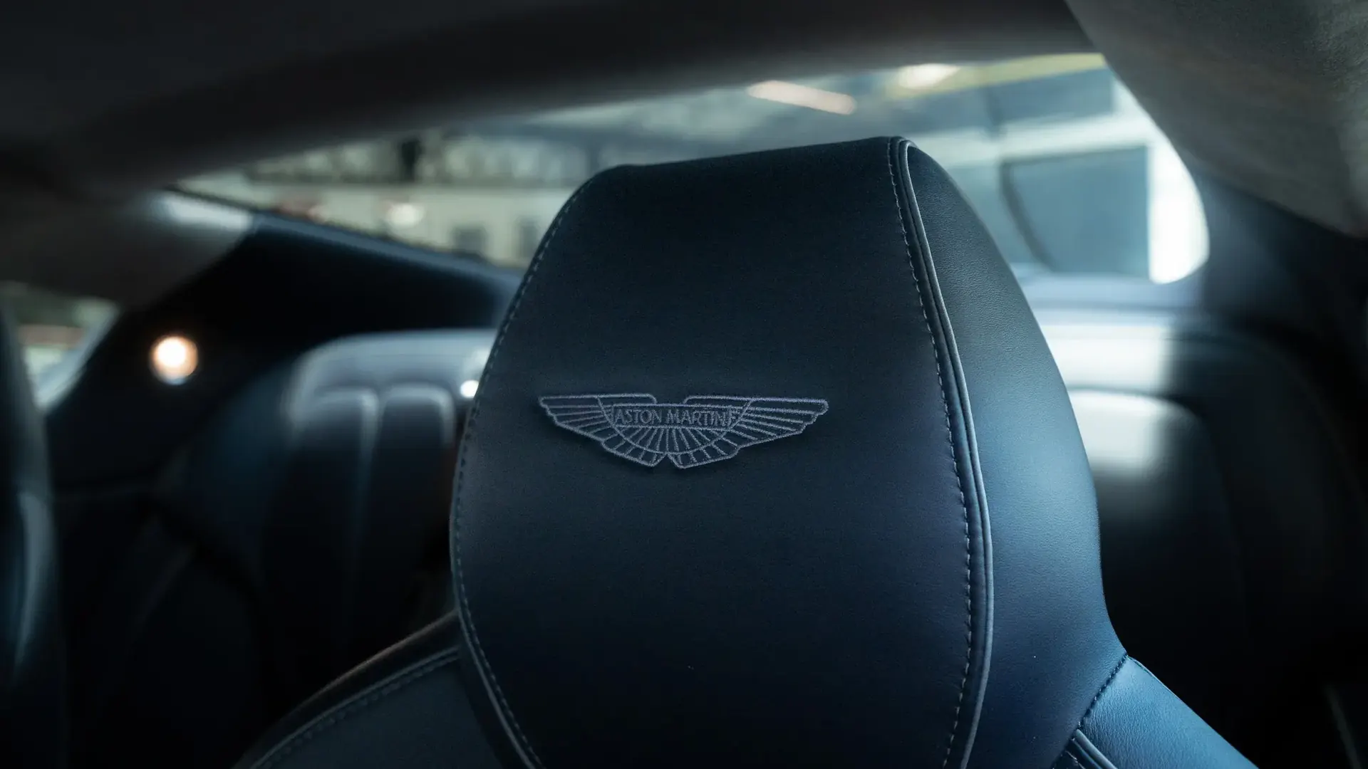 Aston Martin DB9 — photo 14