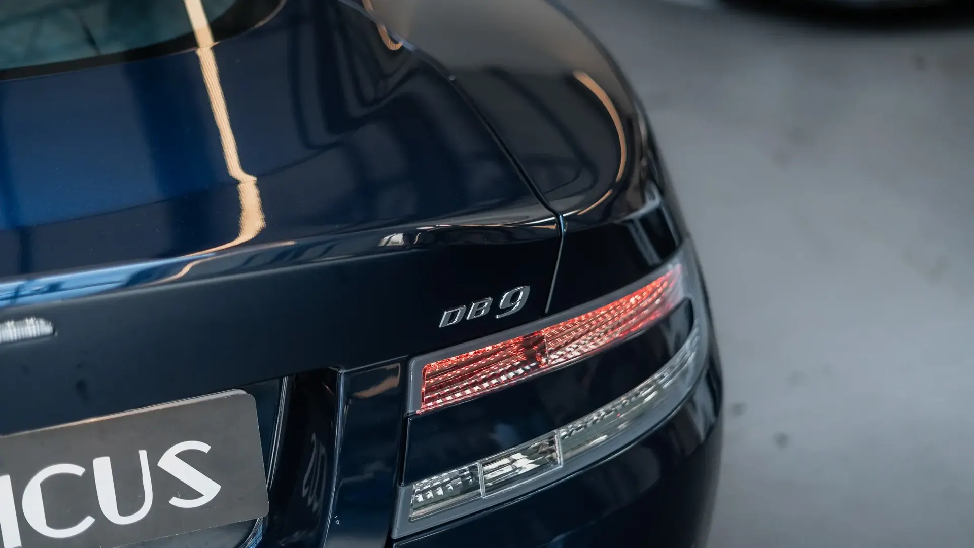 Aston Martin DB9 — photo 40