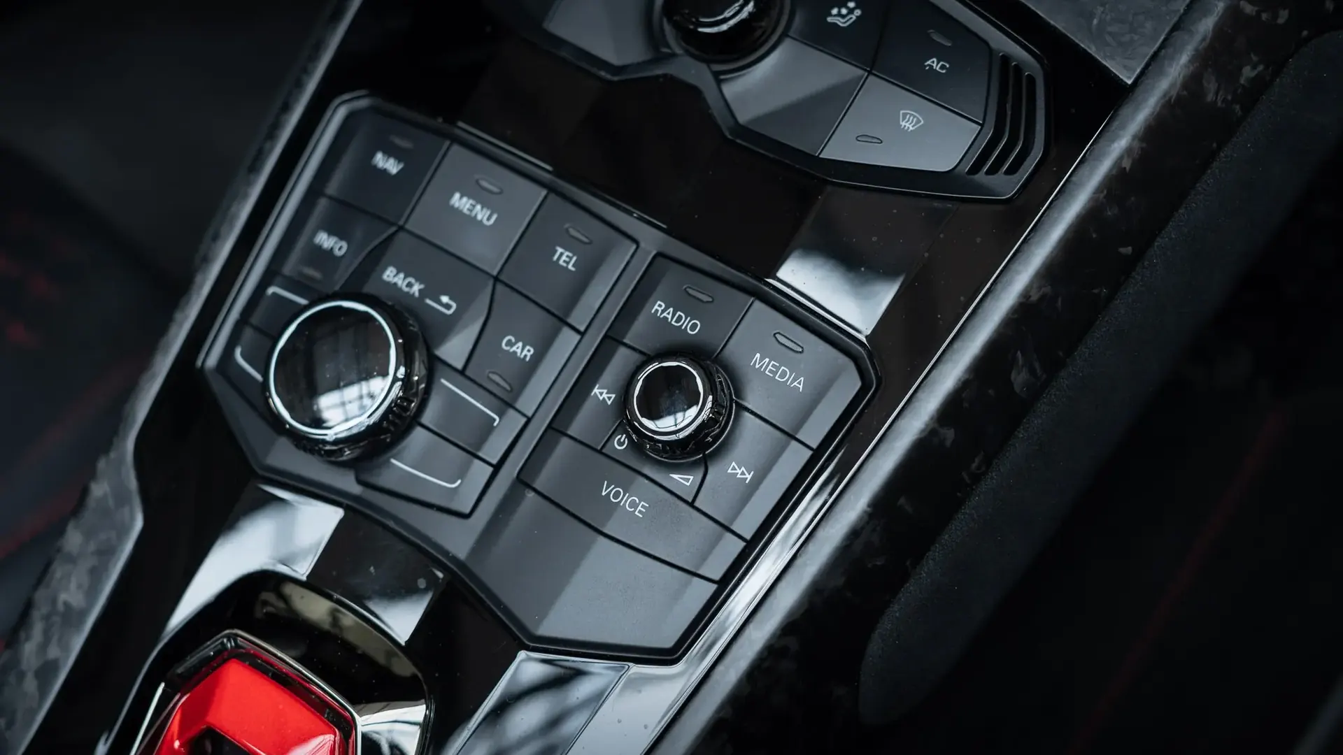 Lamborghini Huracan — photo 23
