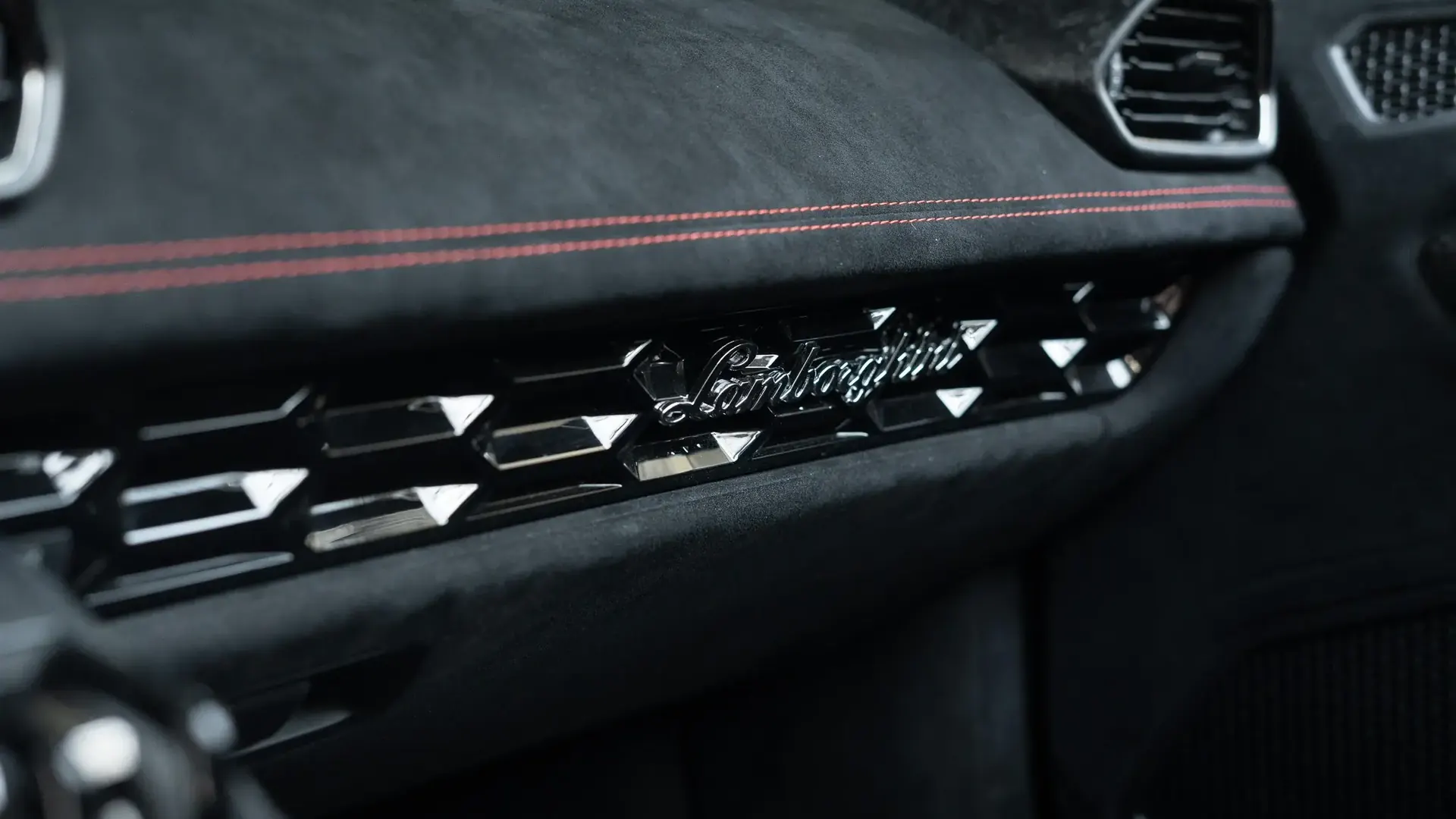 Lamborghini Huracan — photo 31