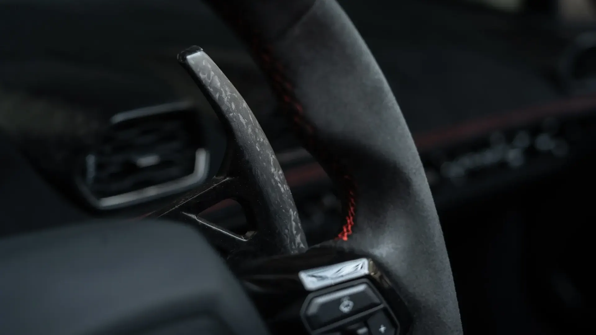 Lamborghini Huracan — photo 19