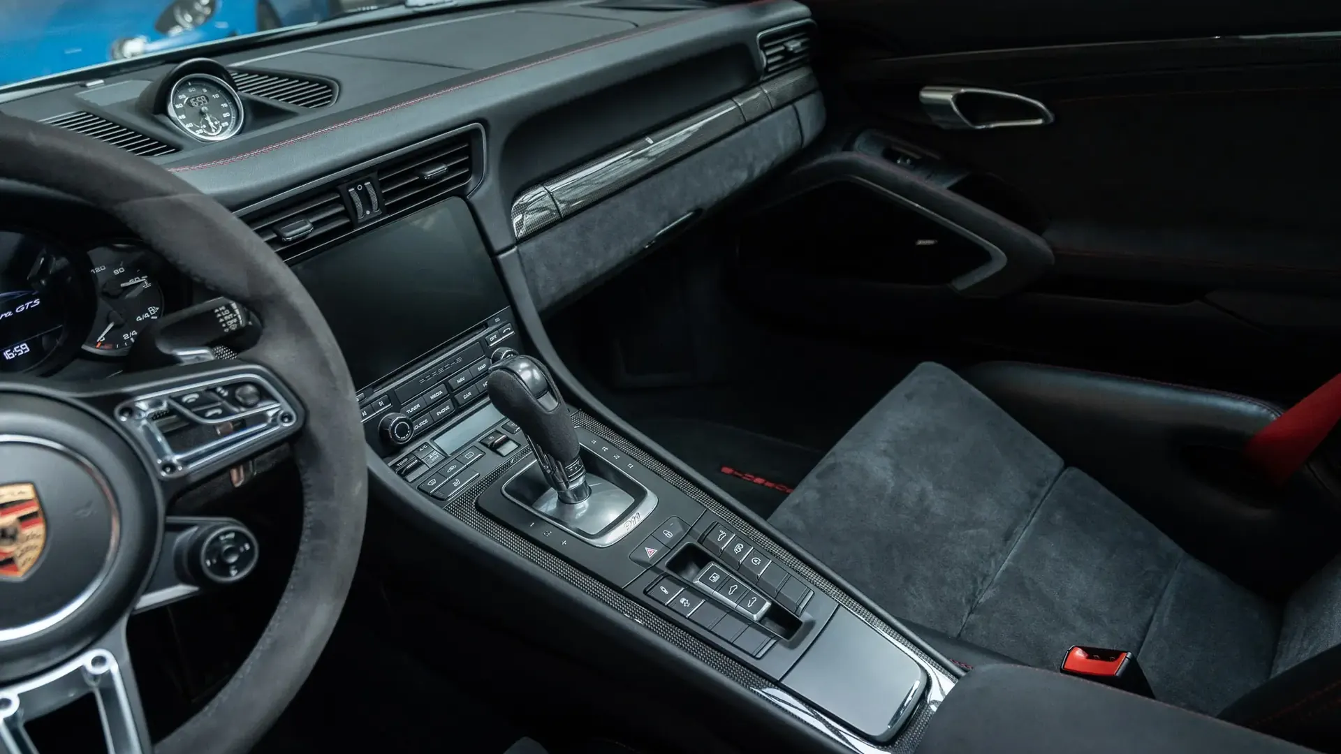 Porsche 911 — photo 26