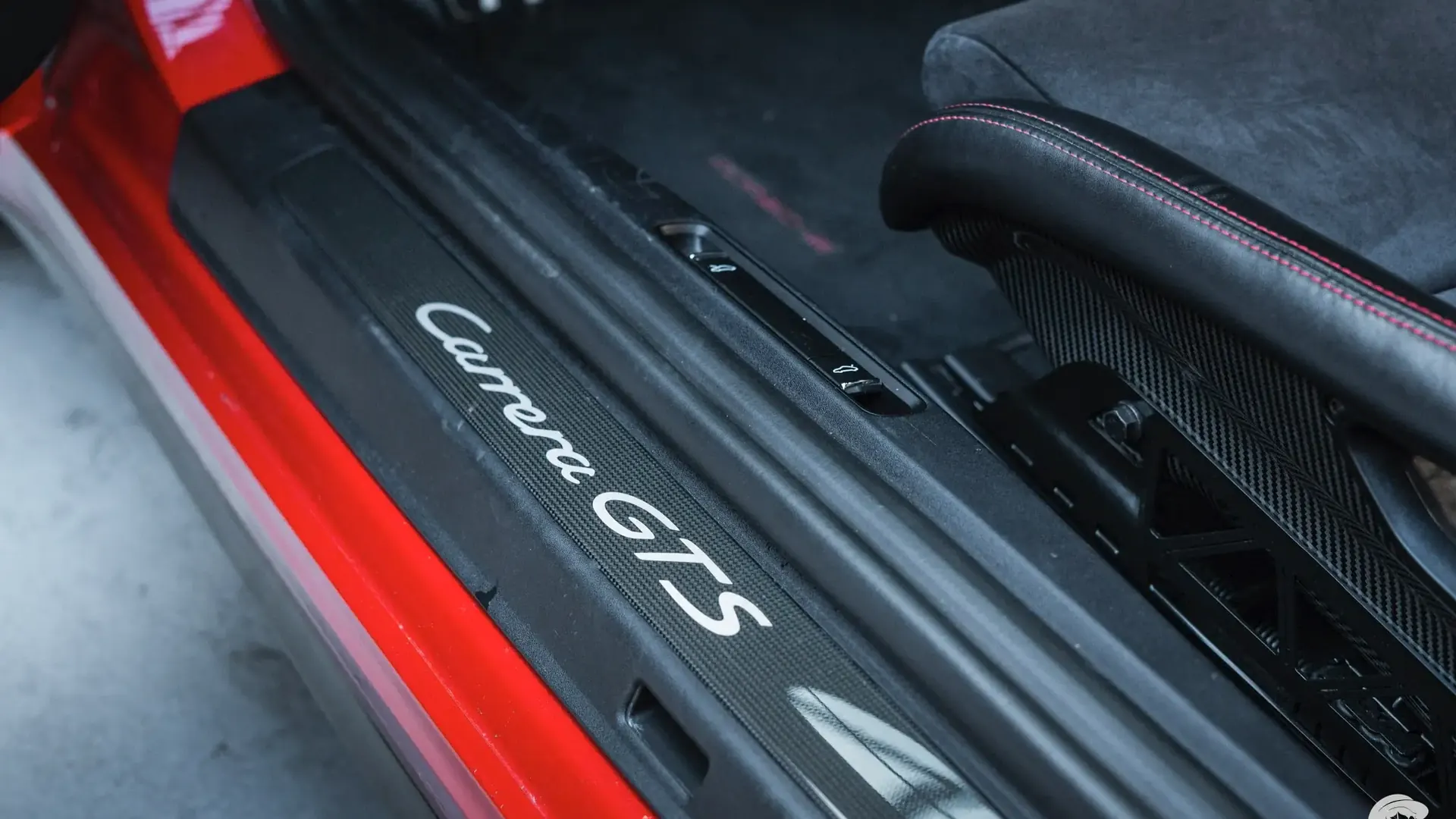 Porsche 911 — photo 23