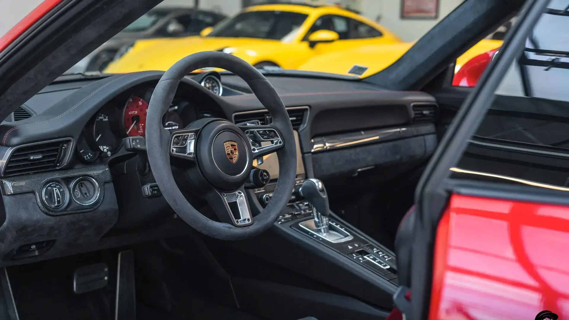Porsche 911 — photo 9