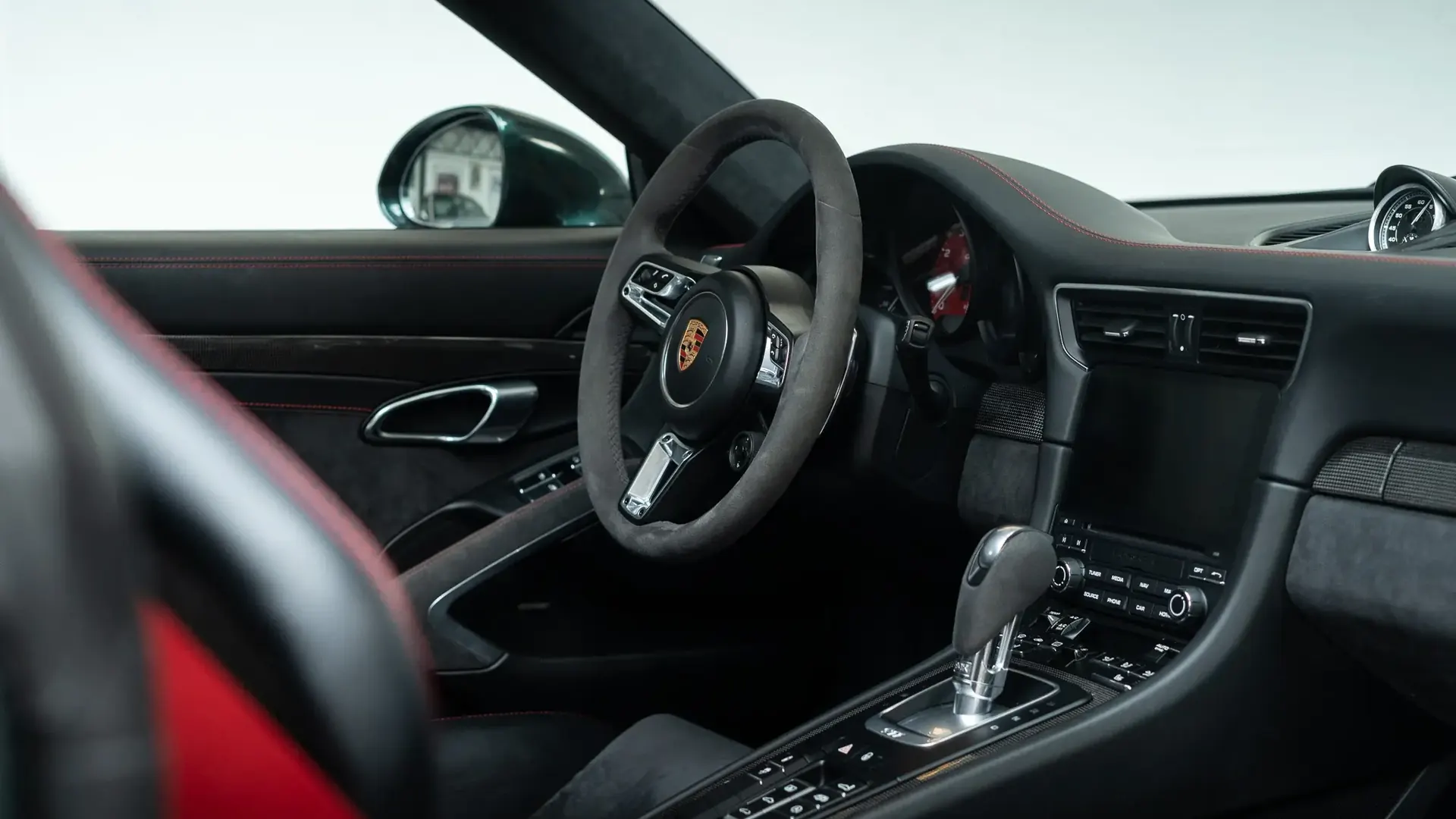Porsche 911 — photo 20