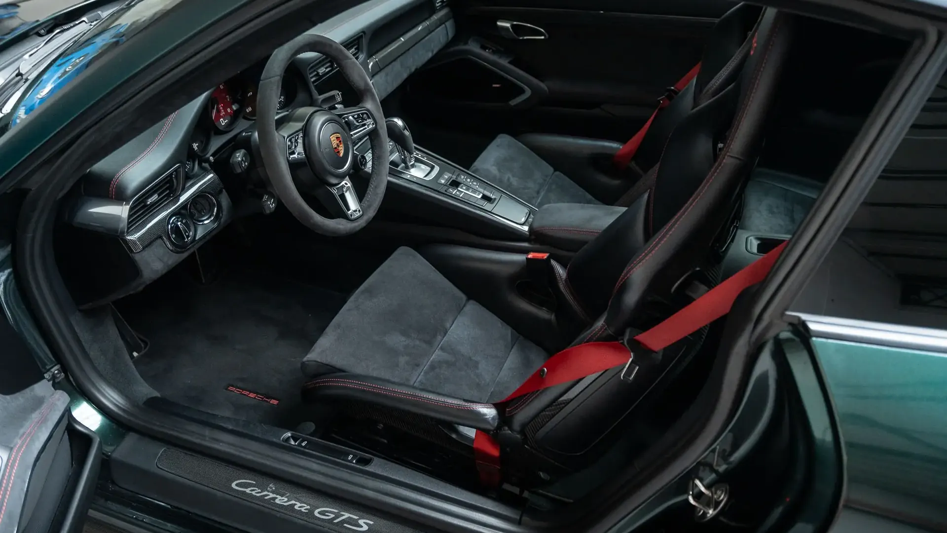 Porsche 911 — photo 24