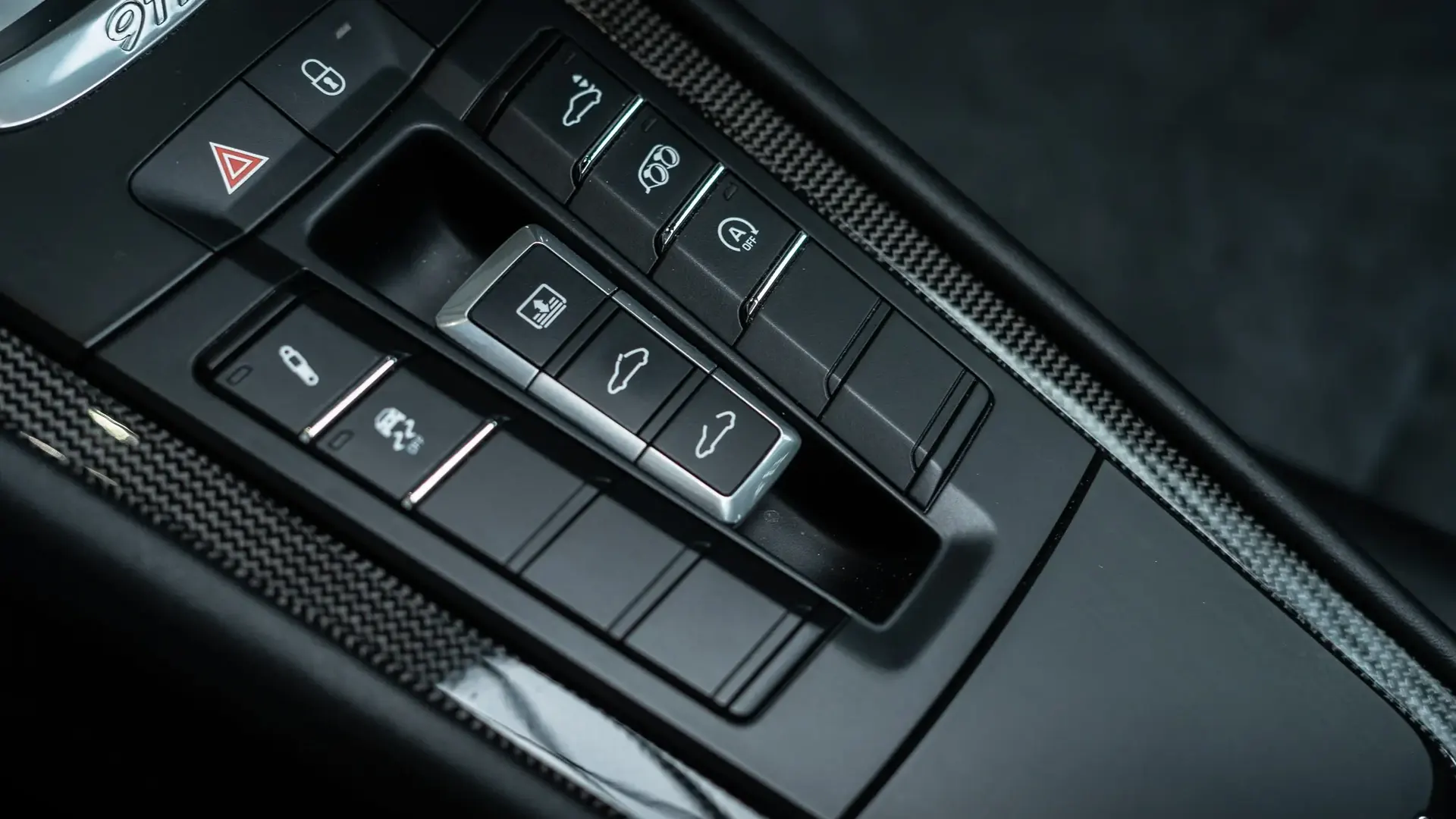 Porsche 911 — photo 17