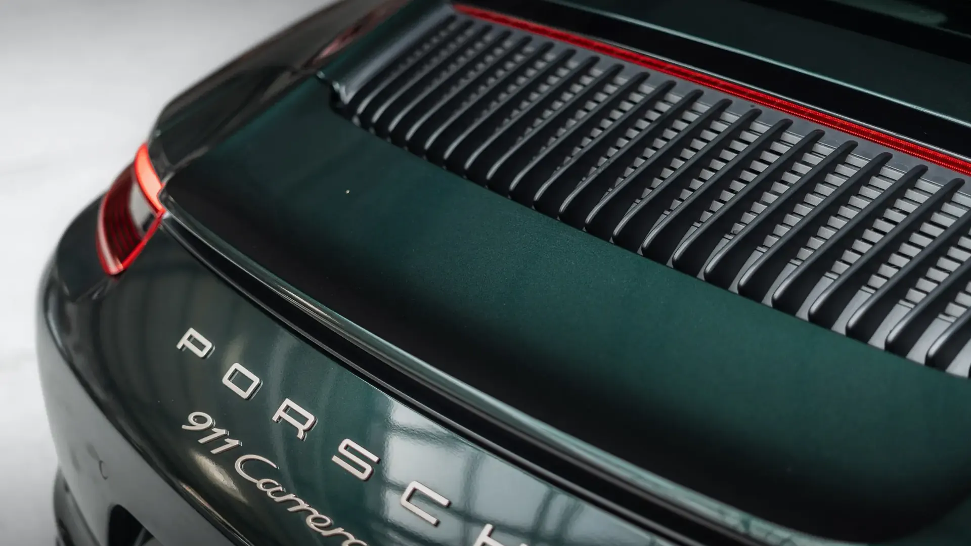 Porsche 911 — photo 46
