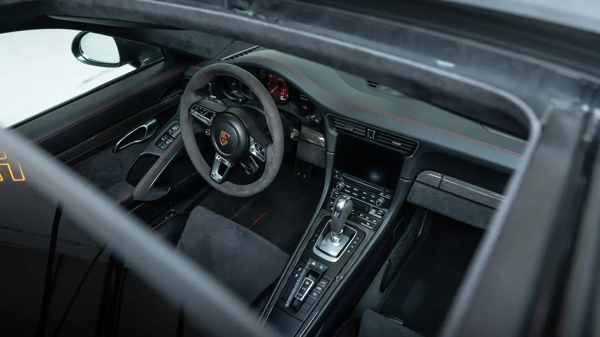 Porsche 911 — photo 28
