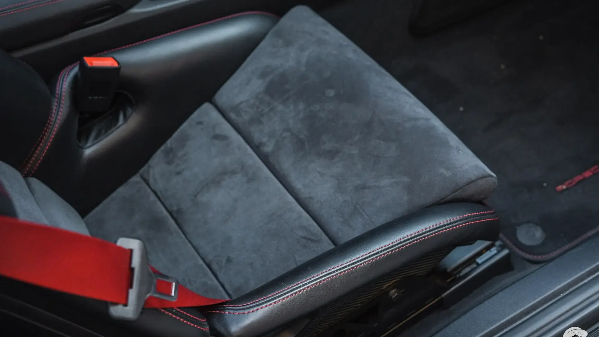Porsche 911 — photo 13