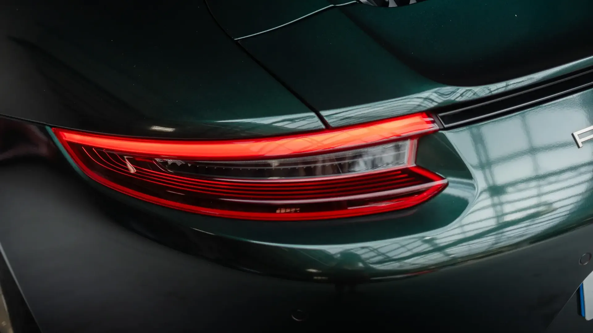 Porsche 911 — photo 43