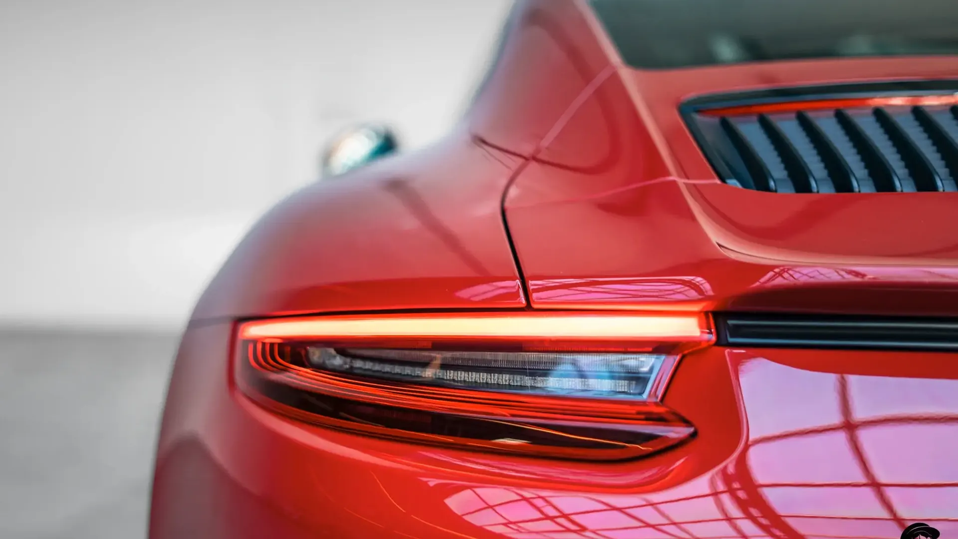 Porsche 911 — photo 35