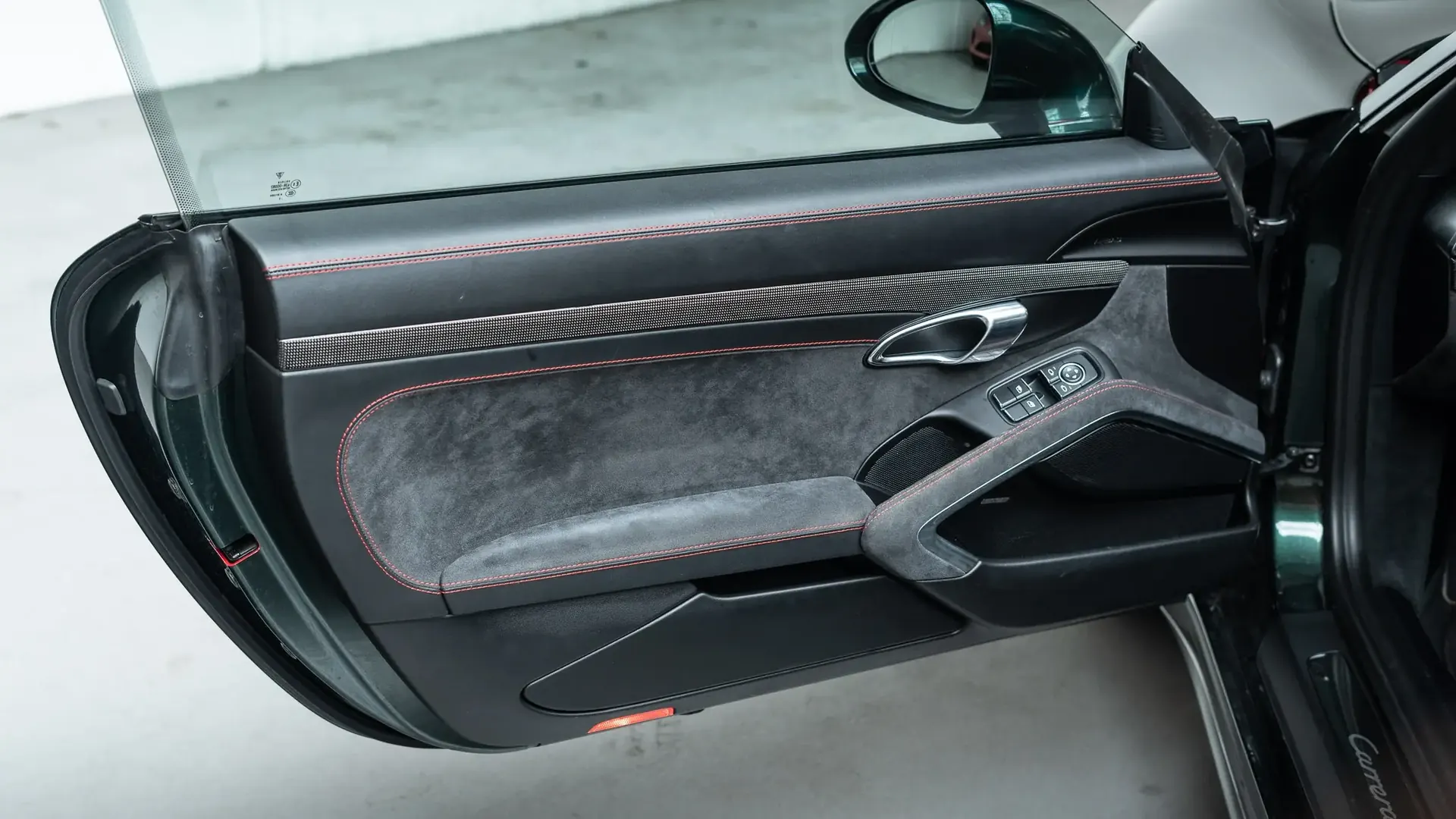 Porsche 911 — photo 10