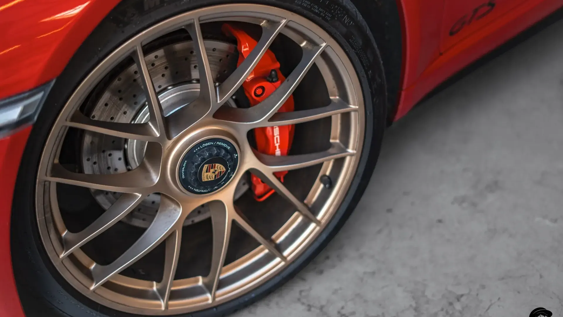 Porsche 911 — photo 31