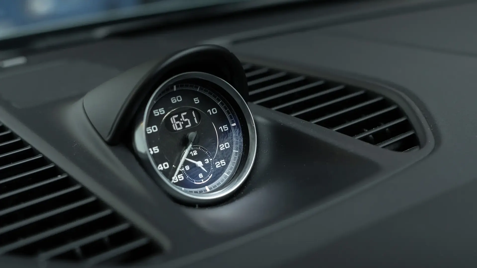 Porsche 911 — photo 18