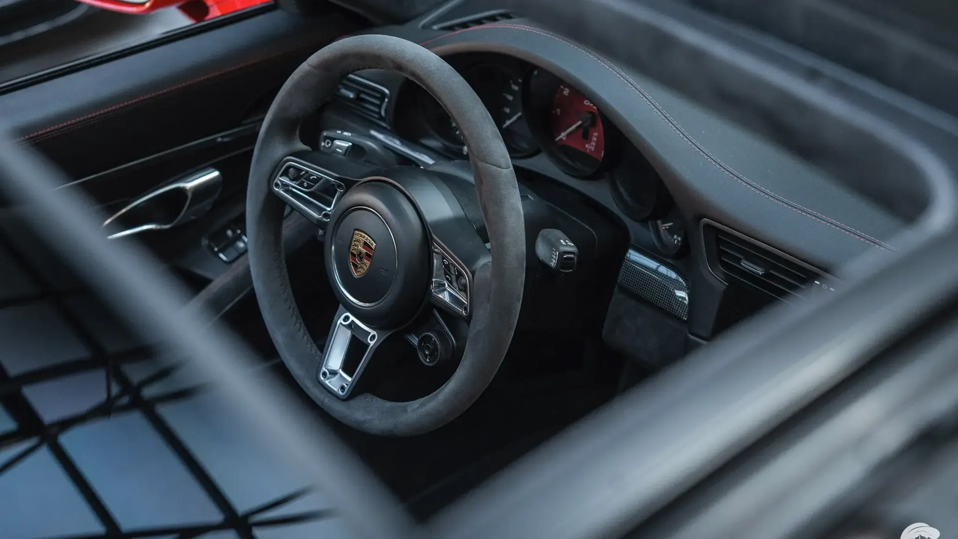 Porsche 911 — photo 12