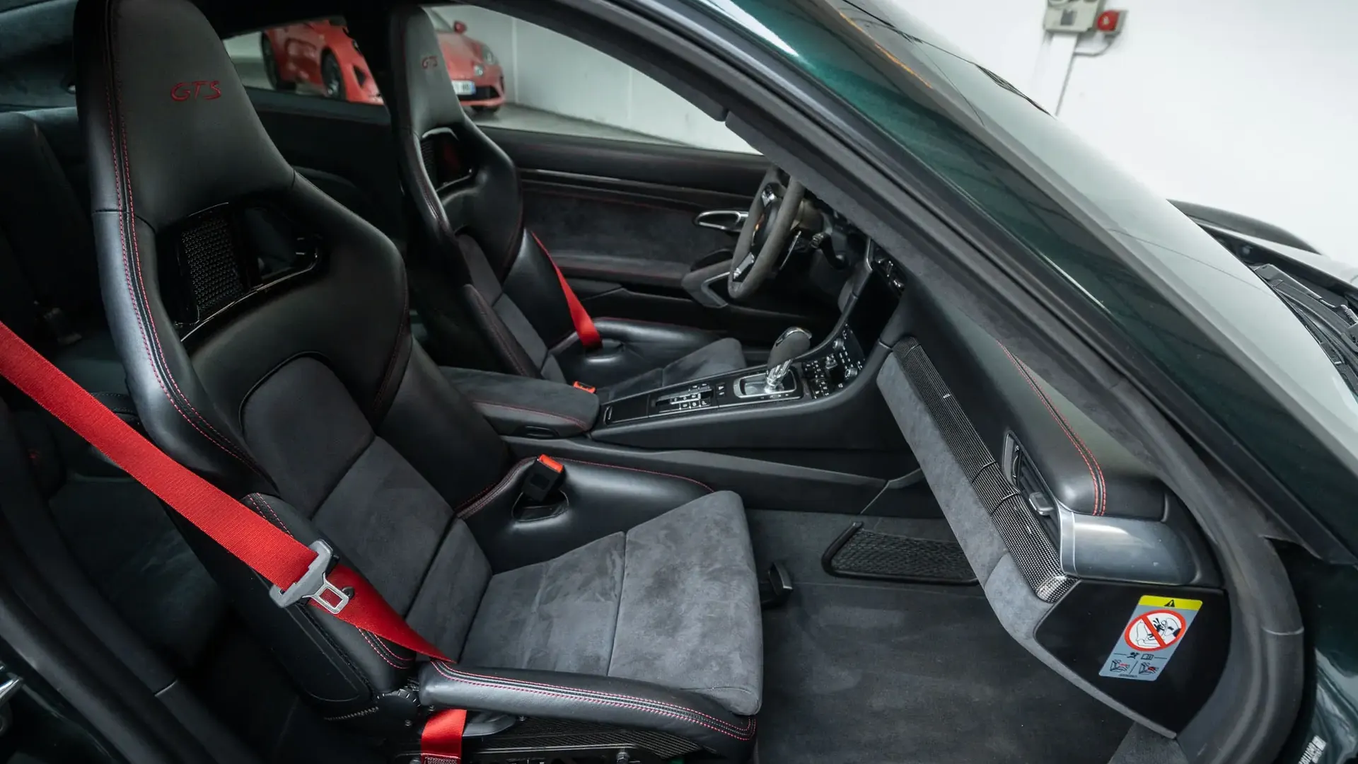 Porsche 911 — photo 29