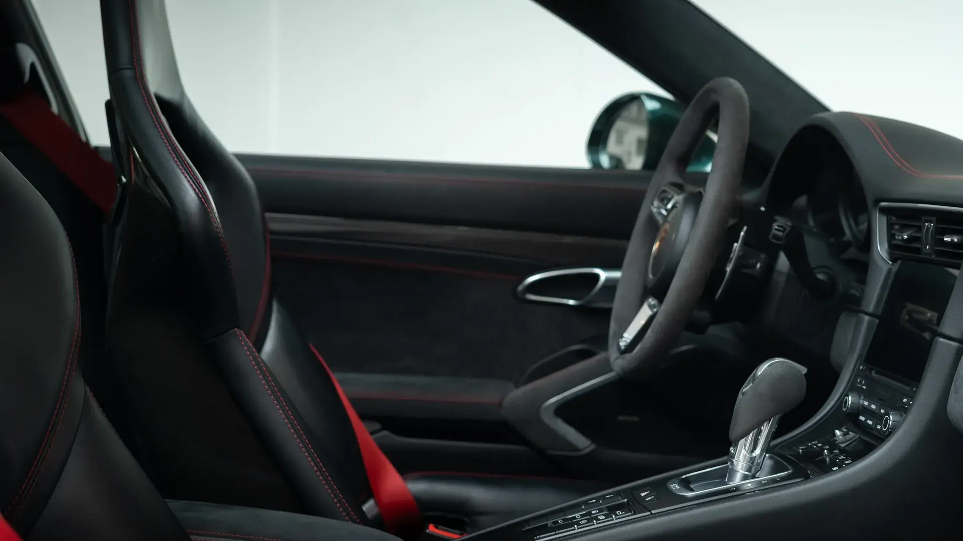 Porsche 911 — photo 22