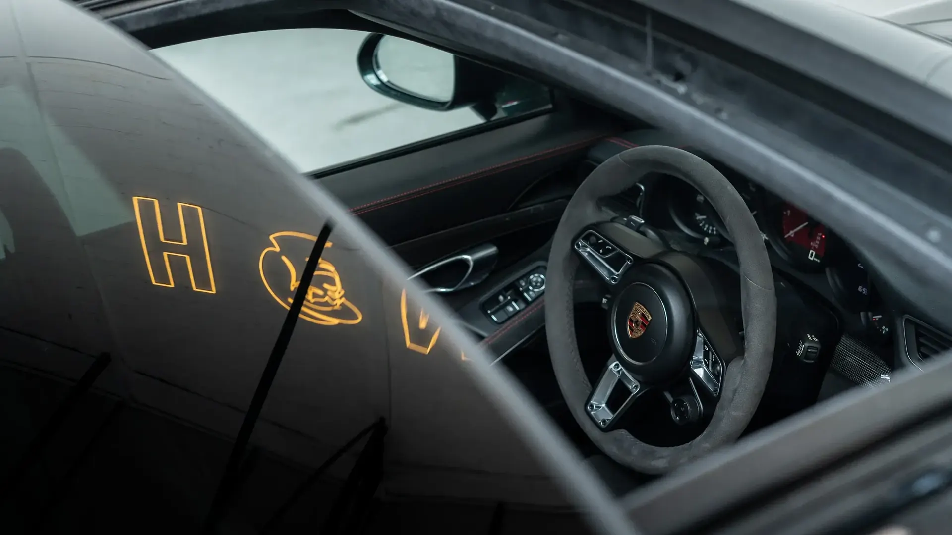 Porsche 911 — photo 21