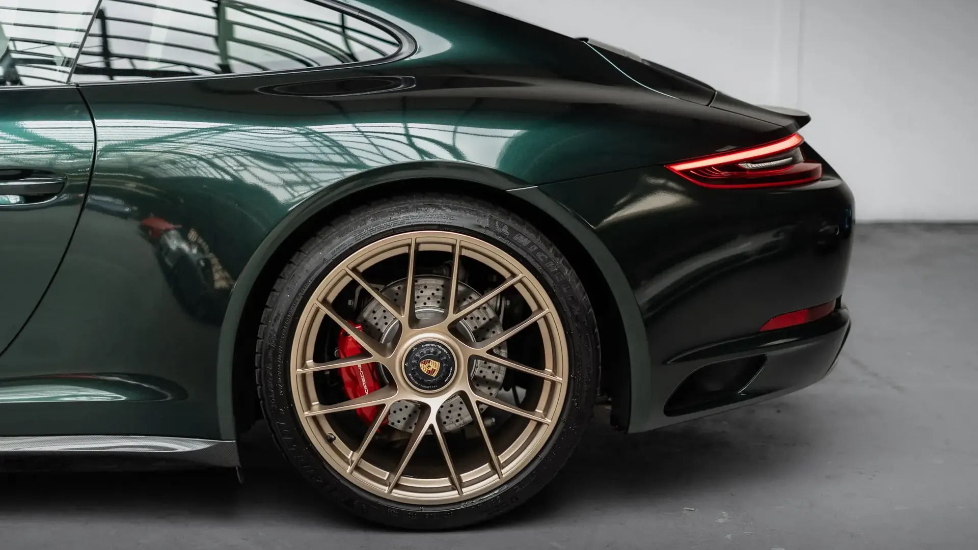 Porsche 911 — photo 9