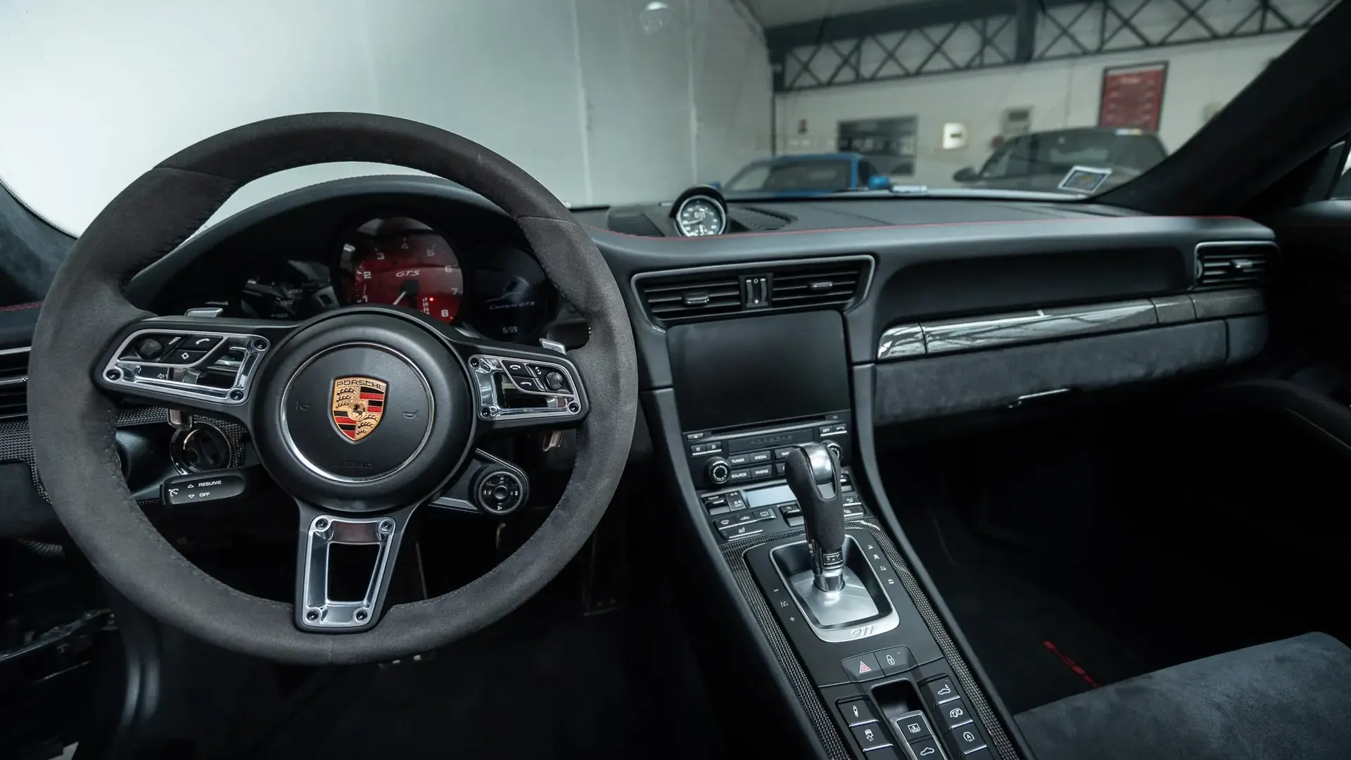 Porsche 911 — photo 27