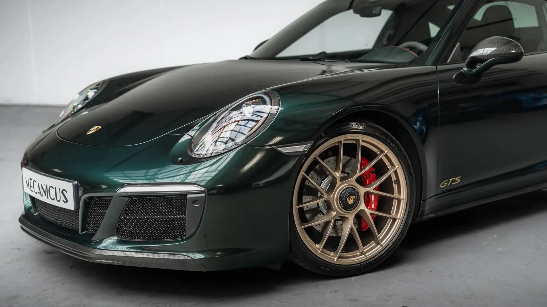 Porsche 911 — photo 35