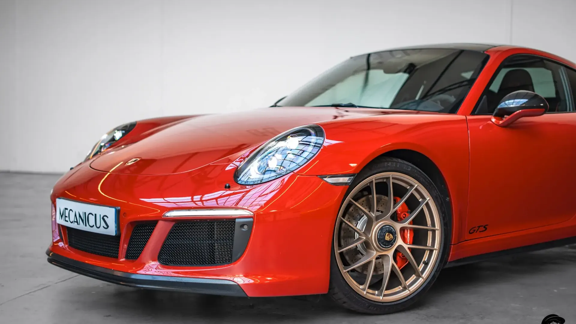 Porsche 911 — photo 30