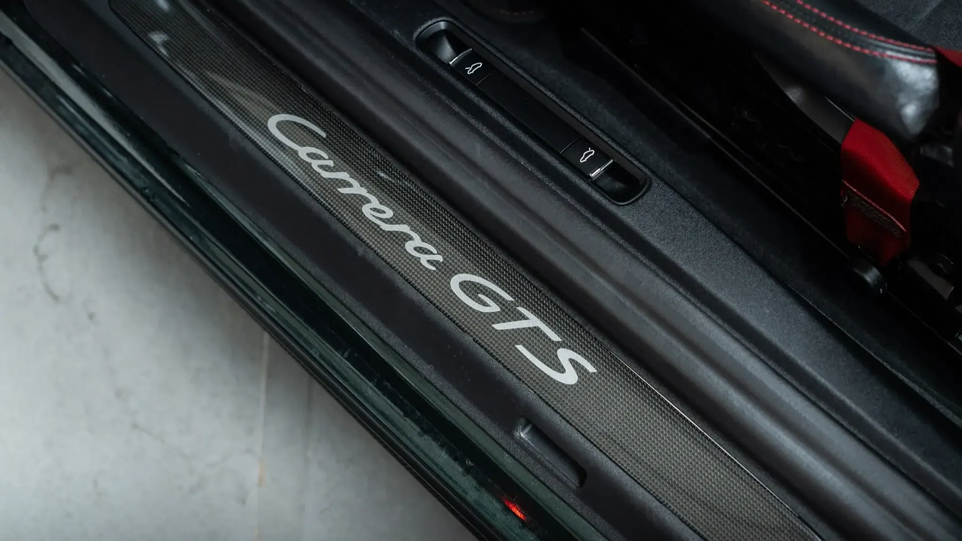 Porsche 911 — photo 19