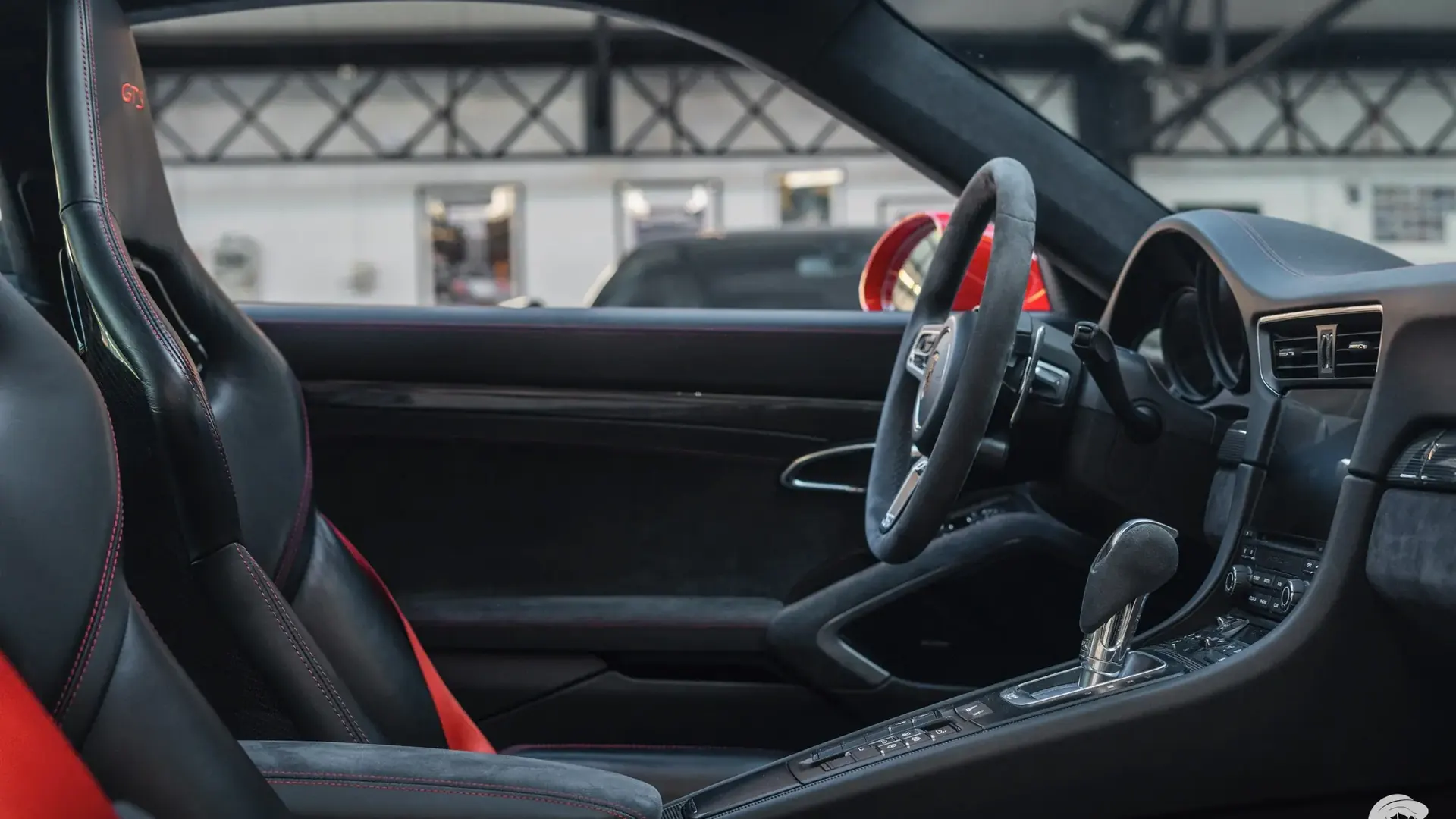 Porsche 911 — photo 15