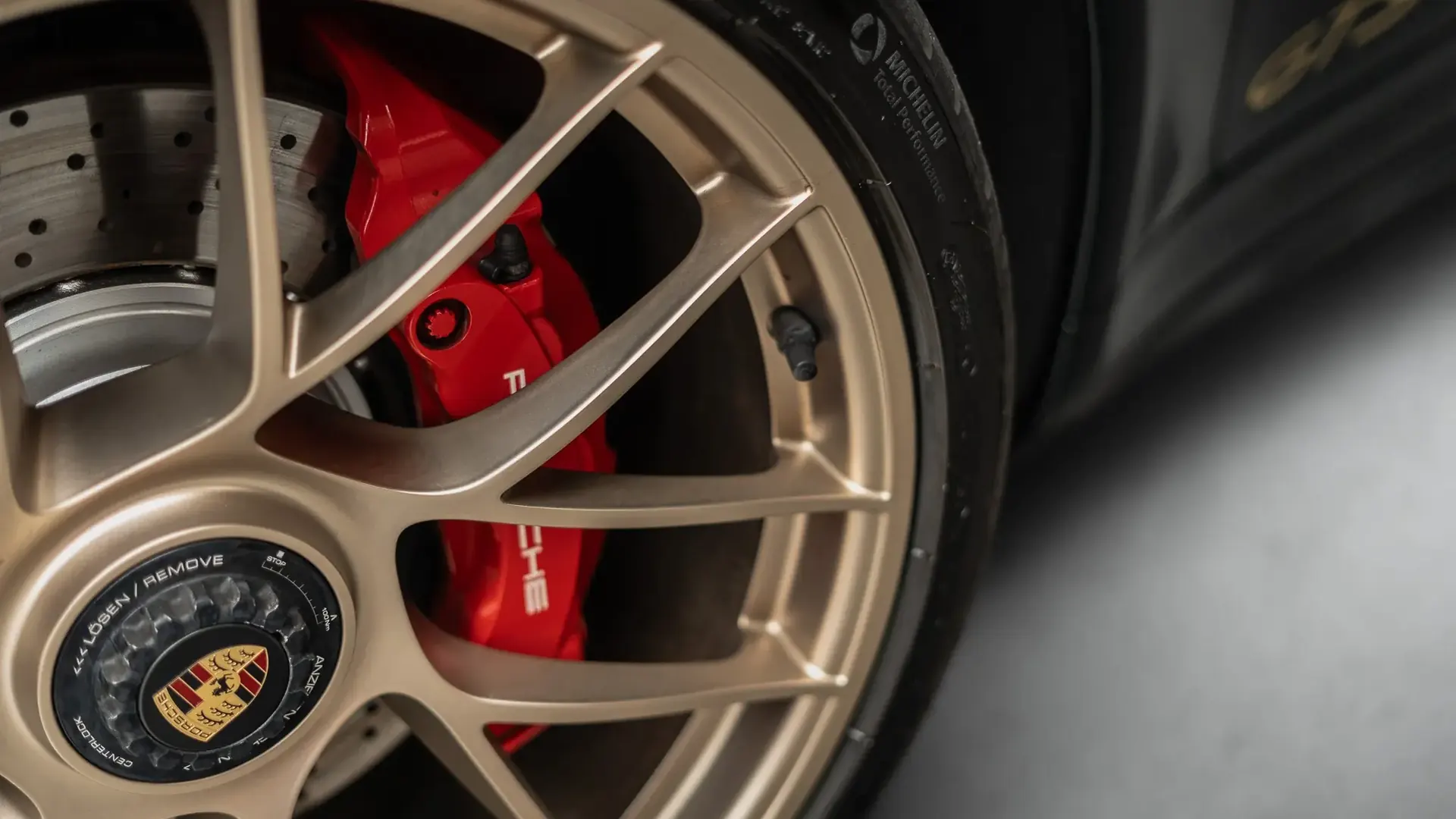 Porsche 911 — photo 37
