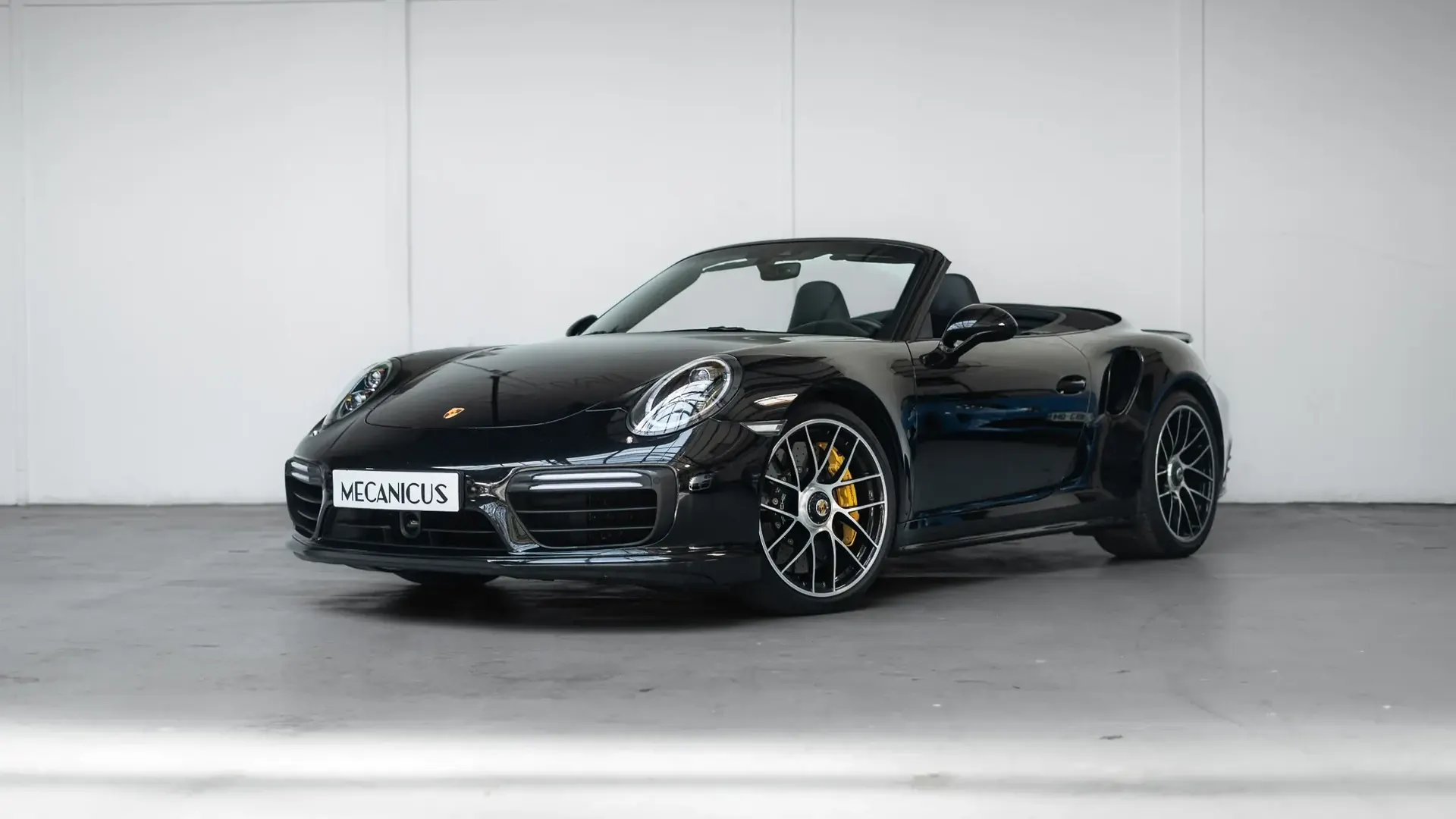 Porsche 911 — photo 35